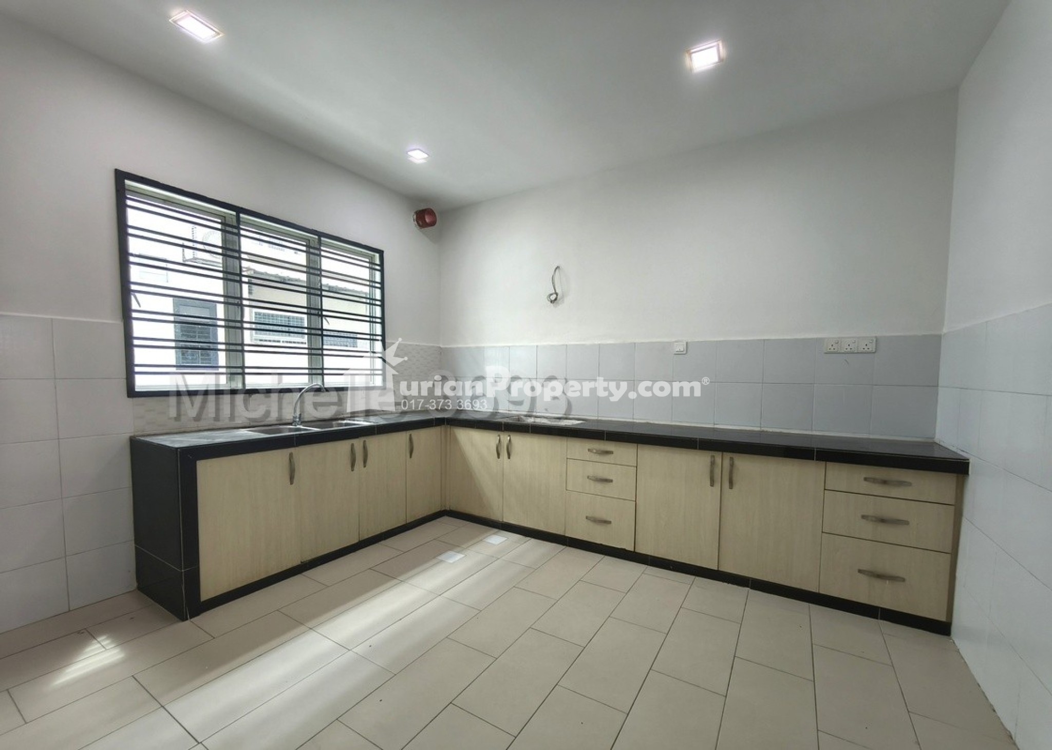 Terrace House For Rent at Chimes