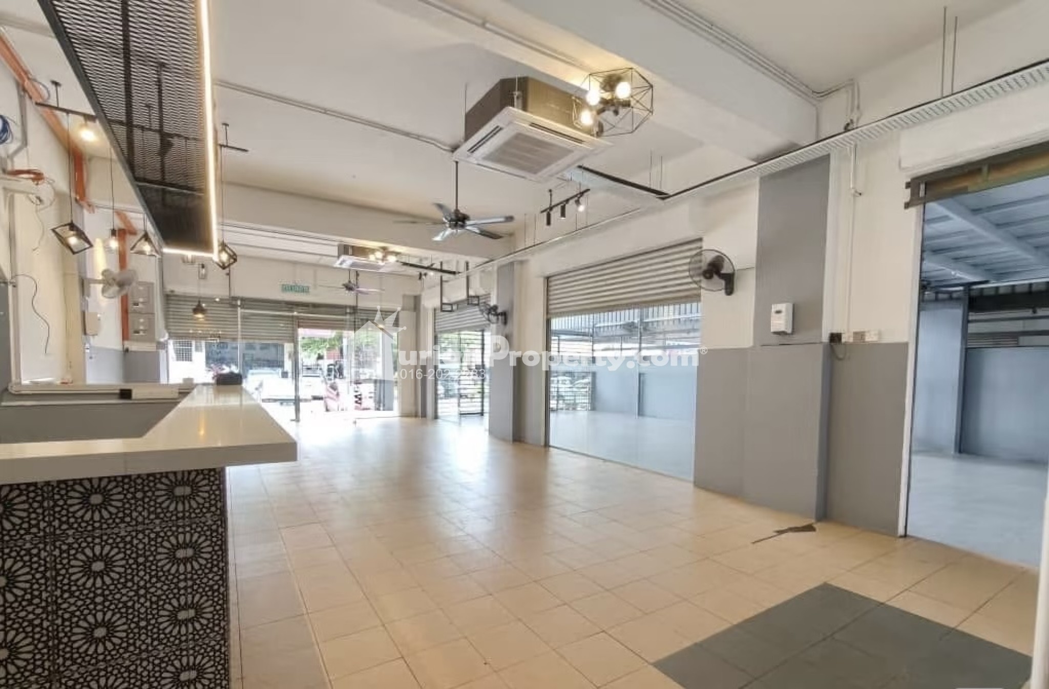 Shop For Rent at Taman Equine