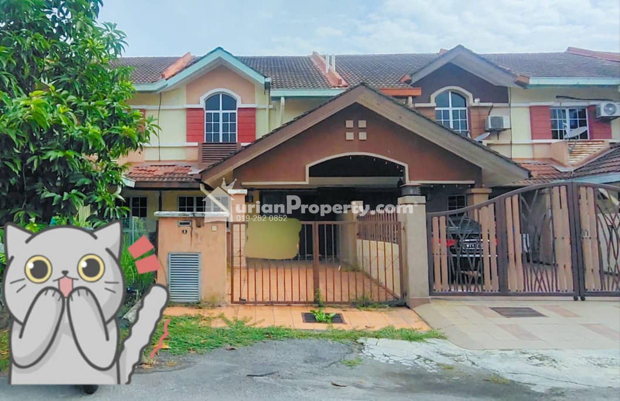 Terrace House For Sale at Section 3