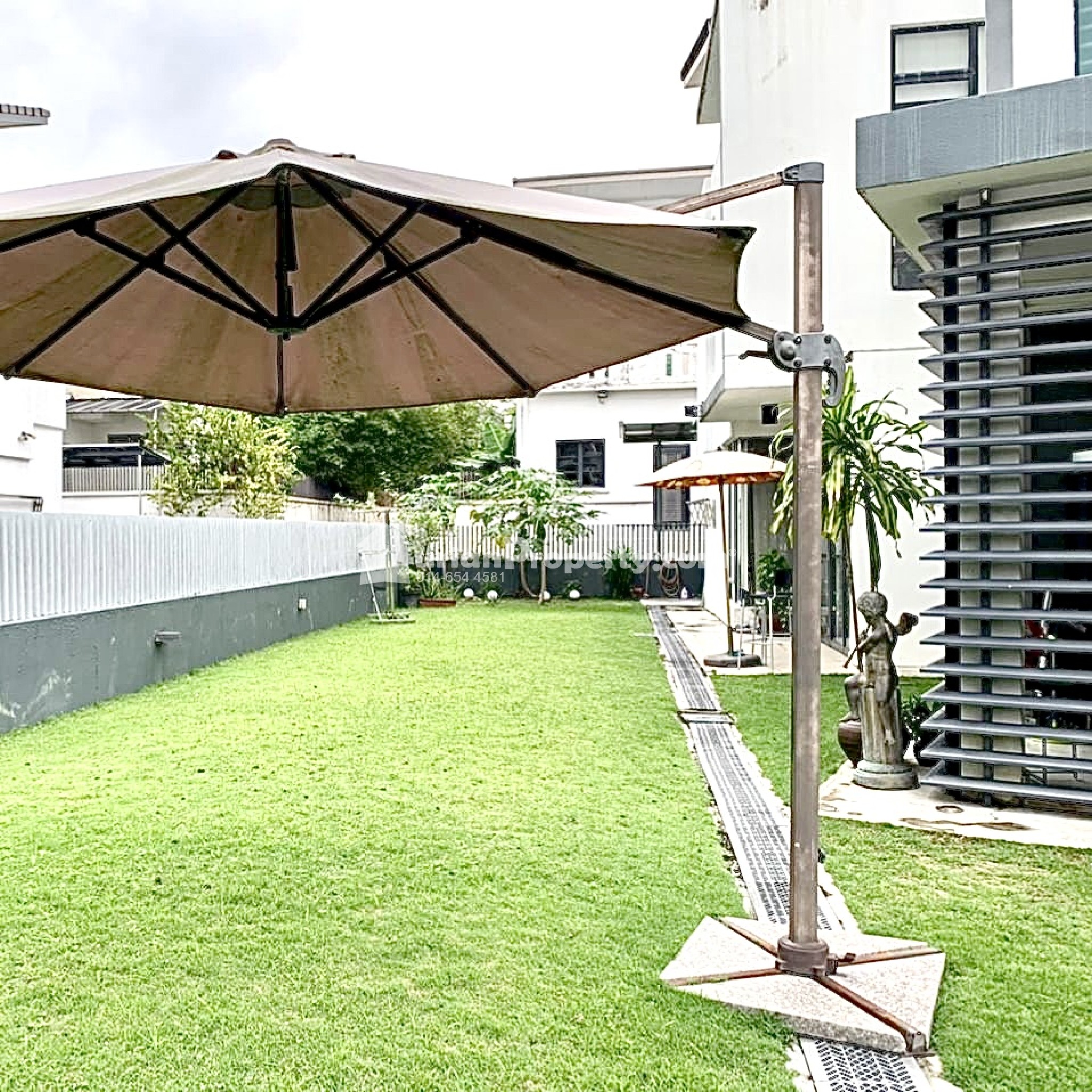 Terrace House For Sale at Glenmarie