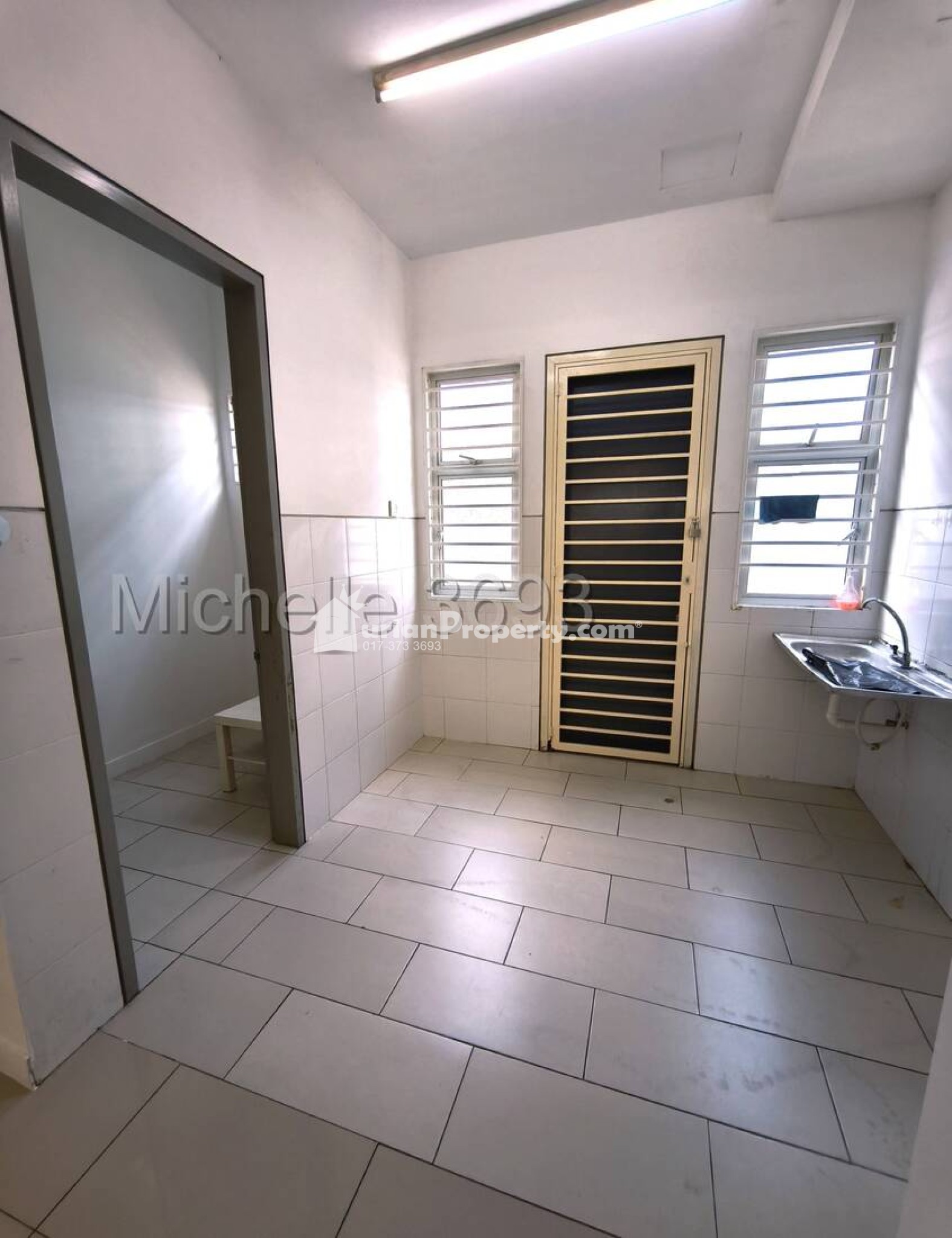 Terrace House For Sale at Chimes