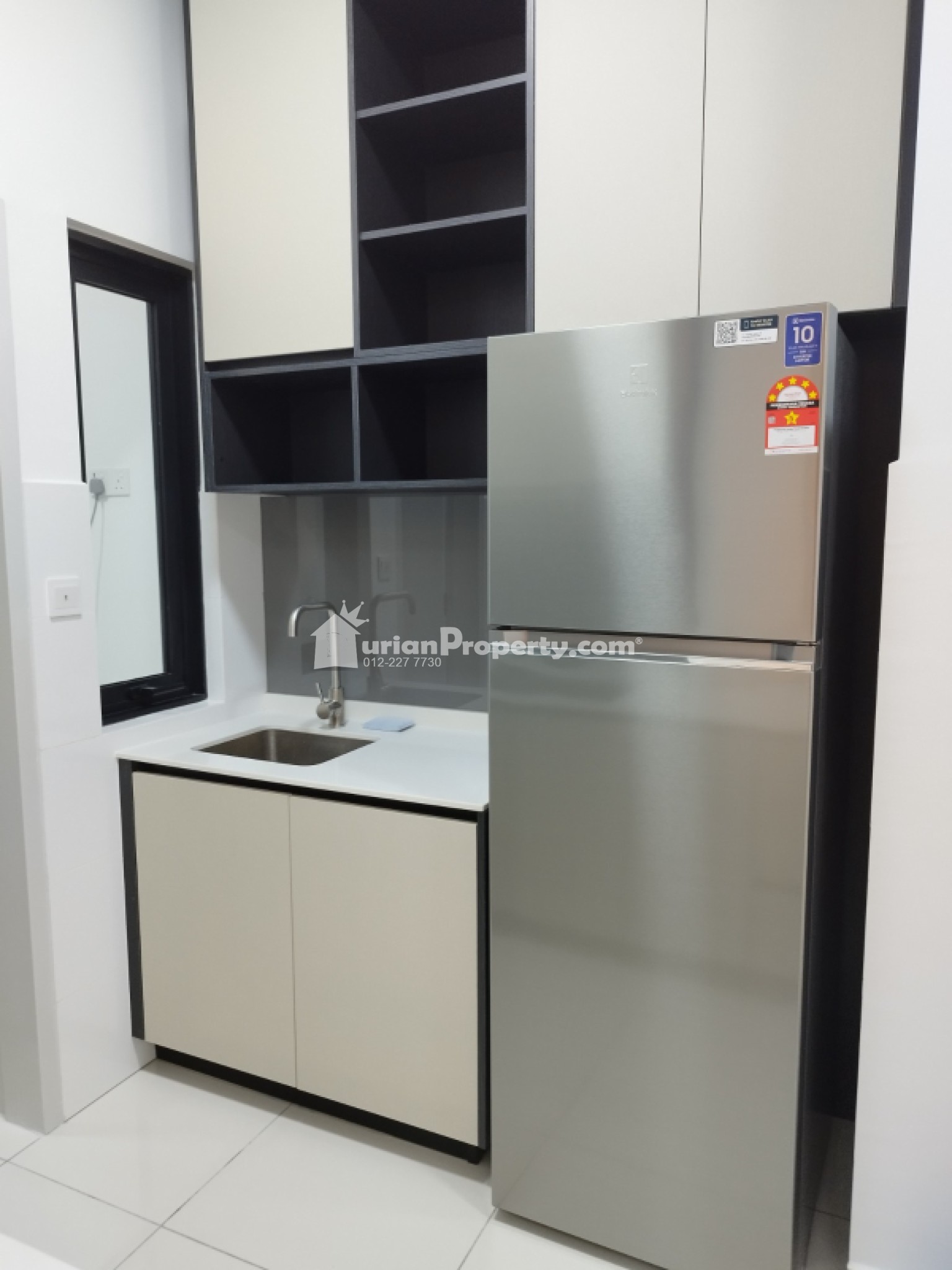 Condo For Rent at Amber Residence