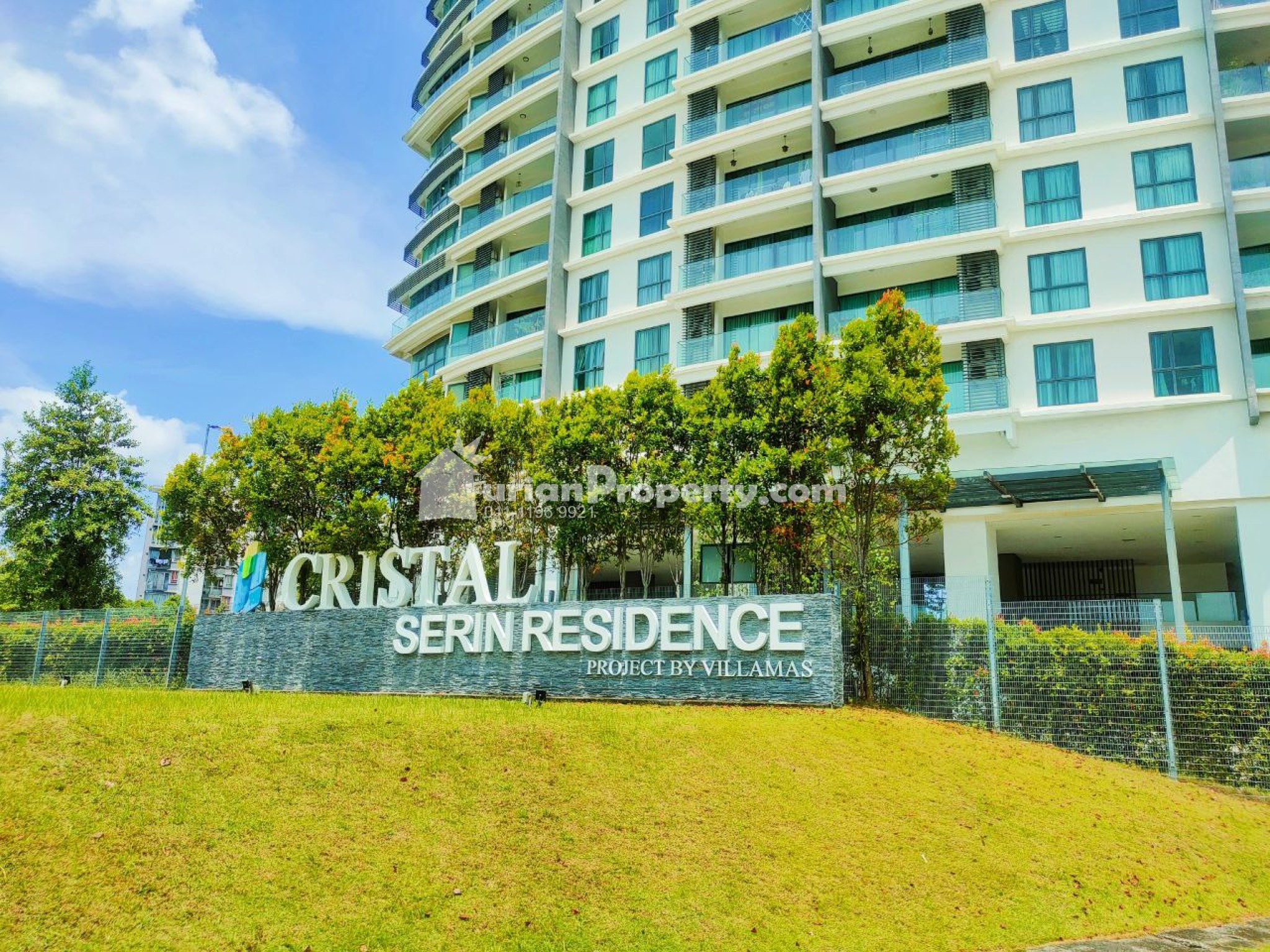 Condo For Sale at Cristal Serin Residence