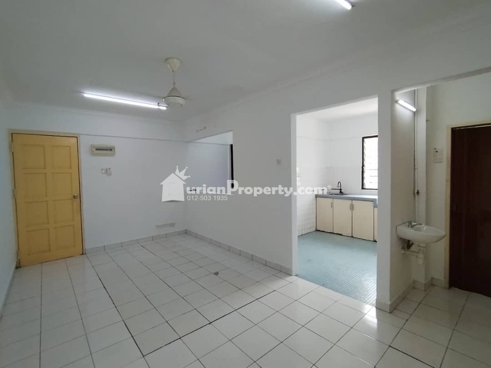 Flat For Rent at Desa Petaling Flat