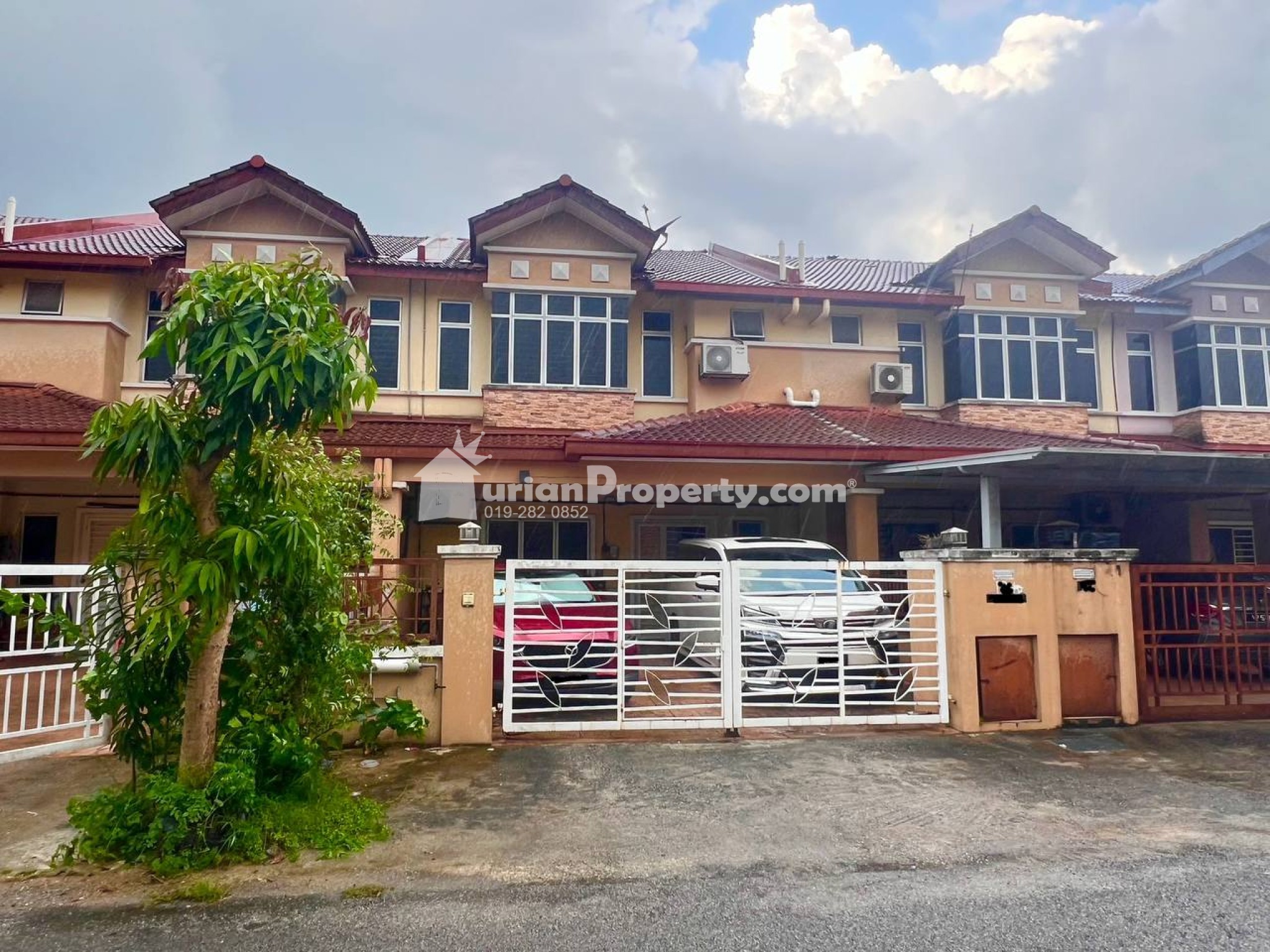 Terrace House For Sale at Section 4