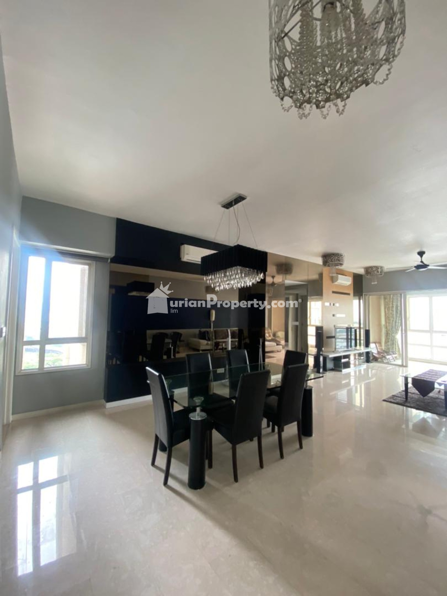 Condo For Sale at Kiaraville