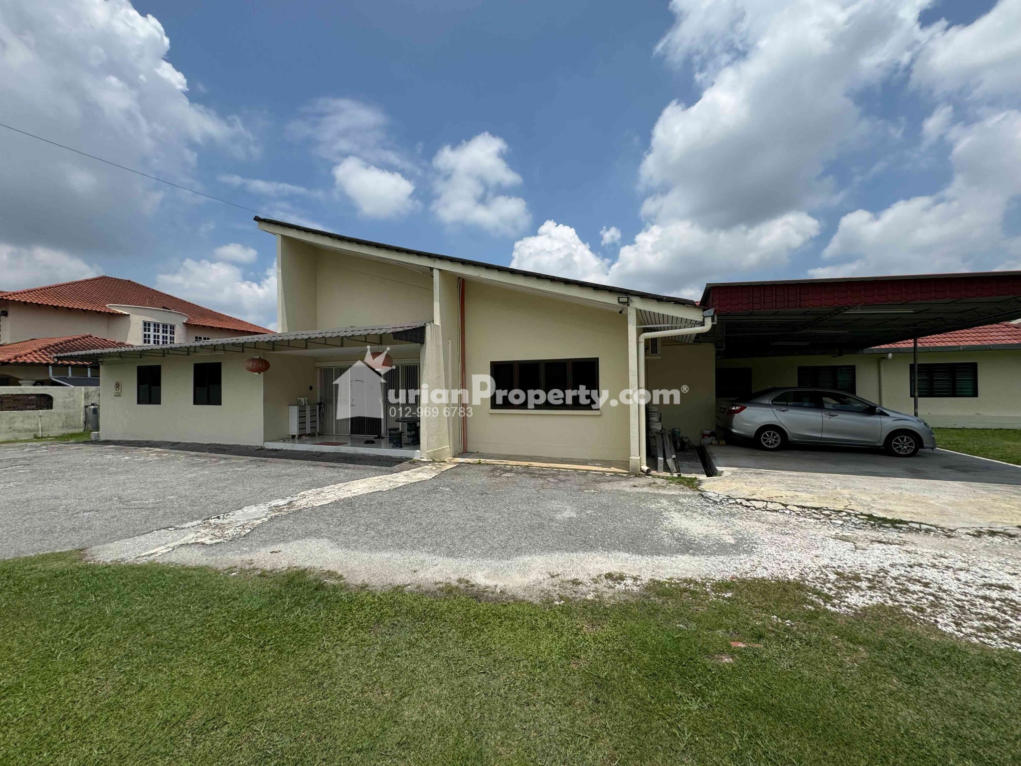 Bungalow House For Sale at Taman Canning