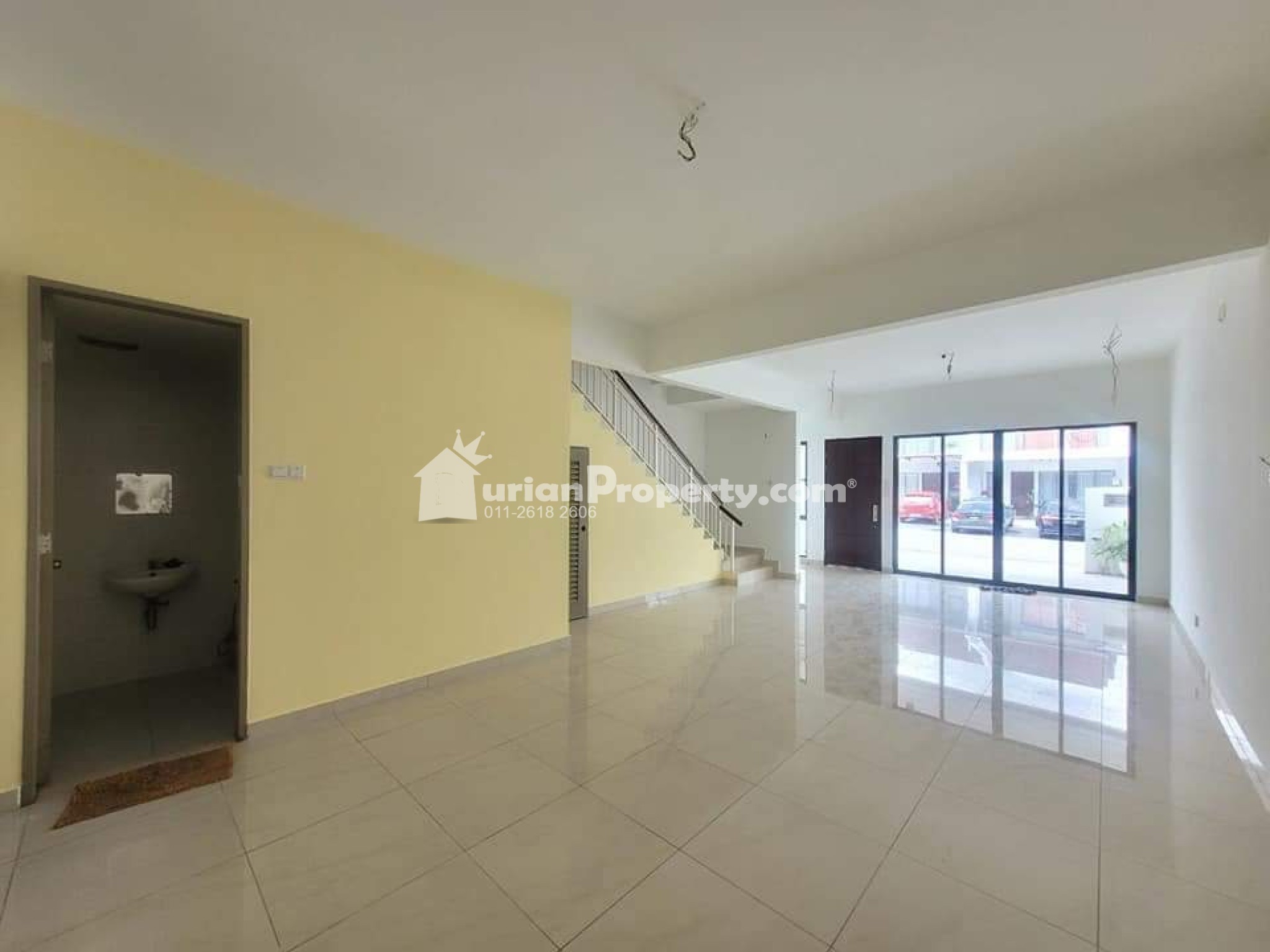 Terrace House For Sale at Diamond City