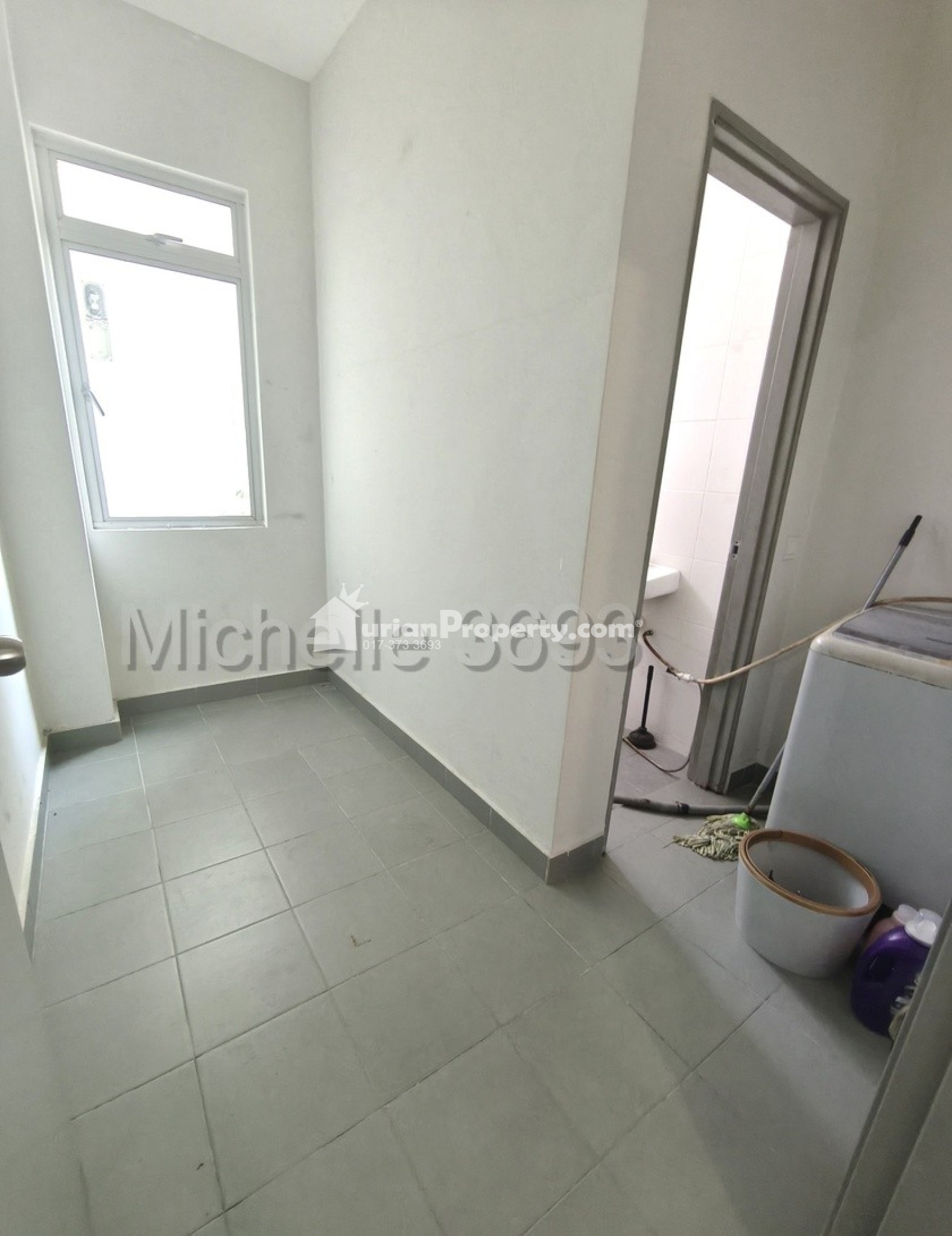 Terrace House For Rent at Perennia