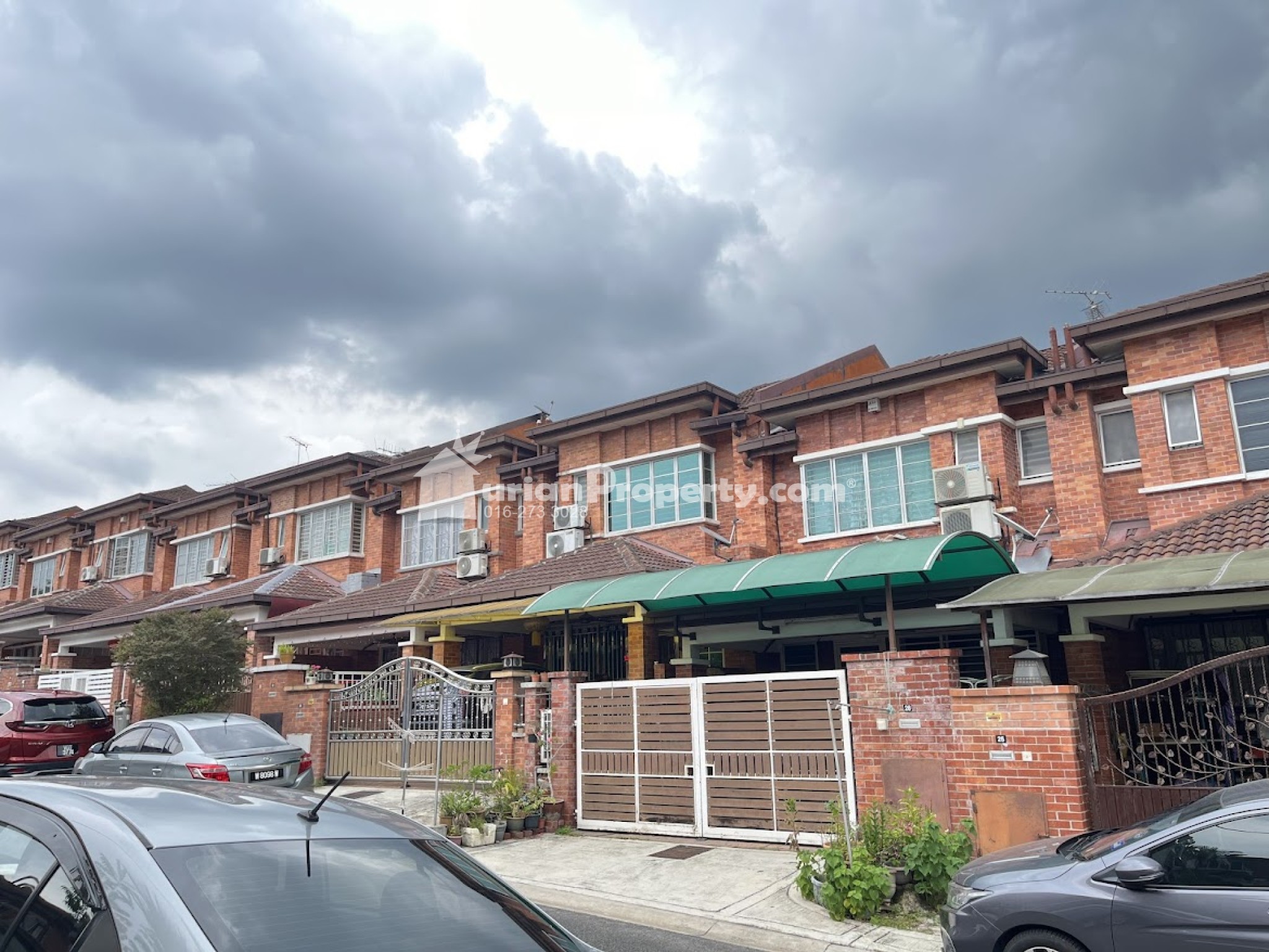 Terrace House For Rent at Palm Walk