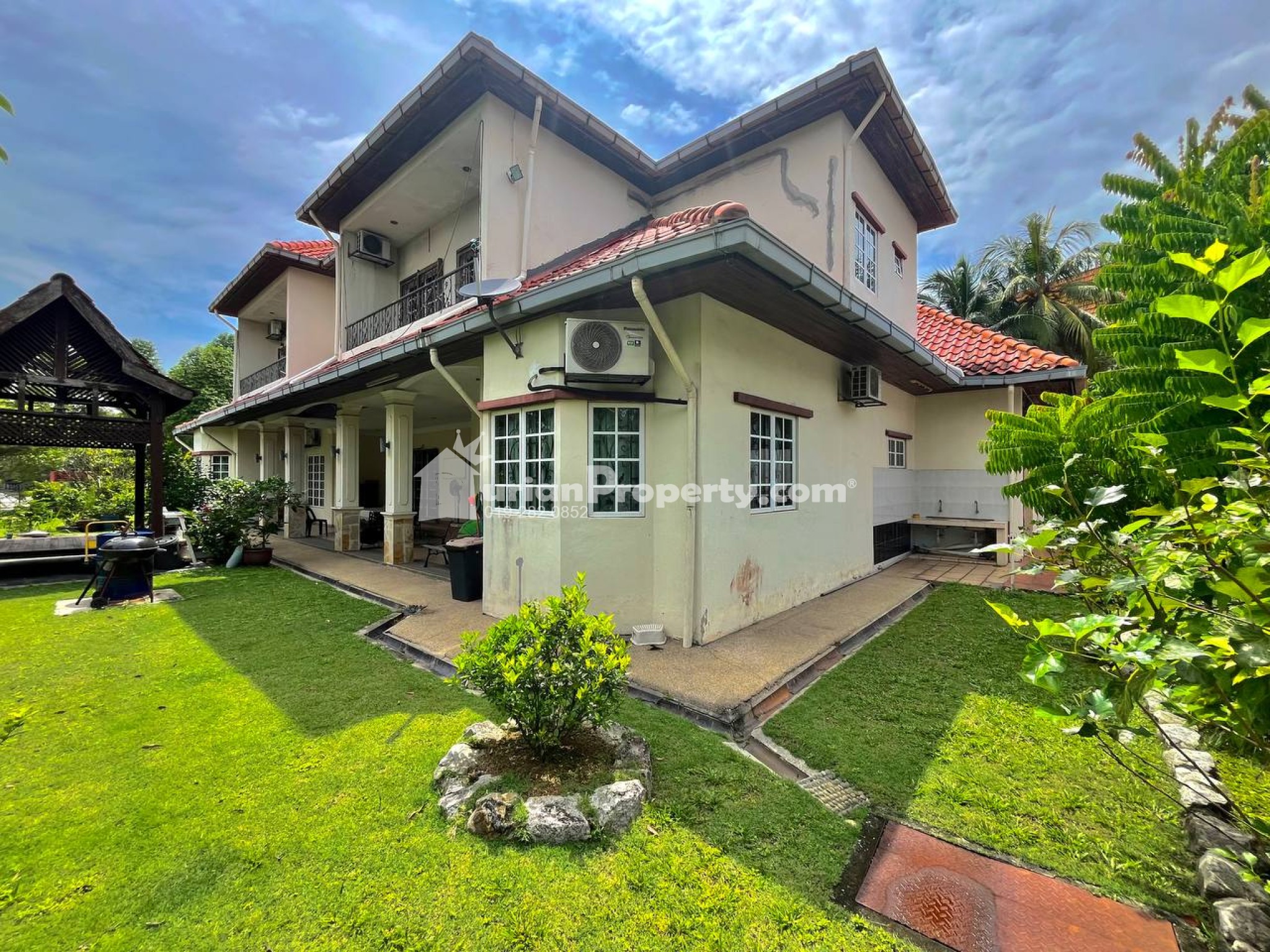 Bungalow House For Sale at Section 7