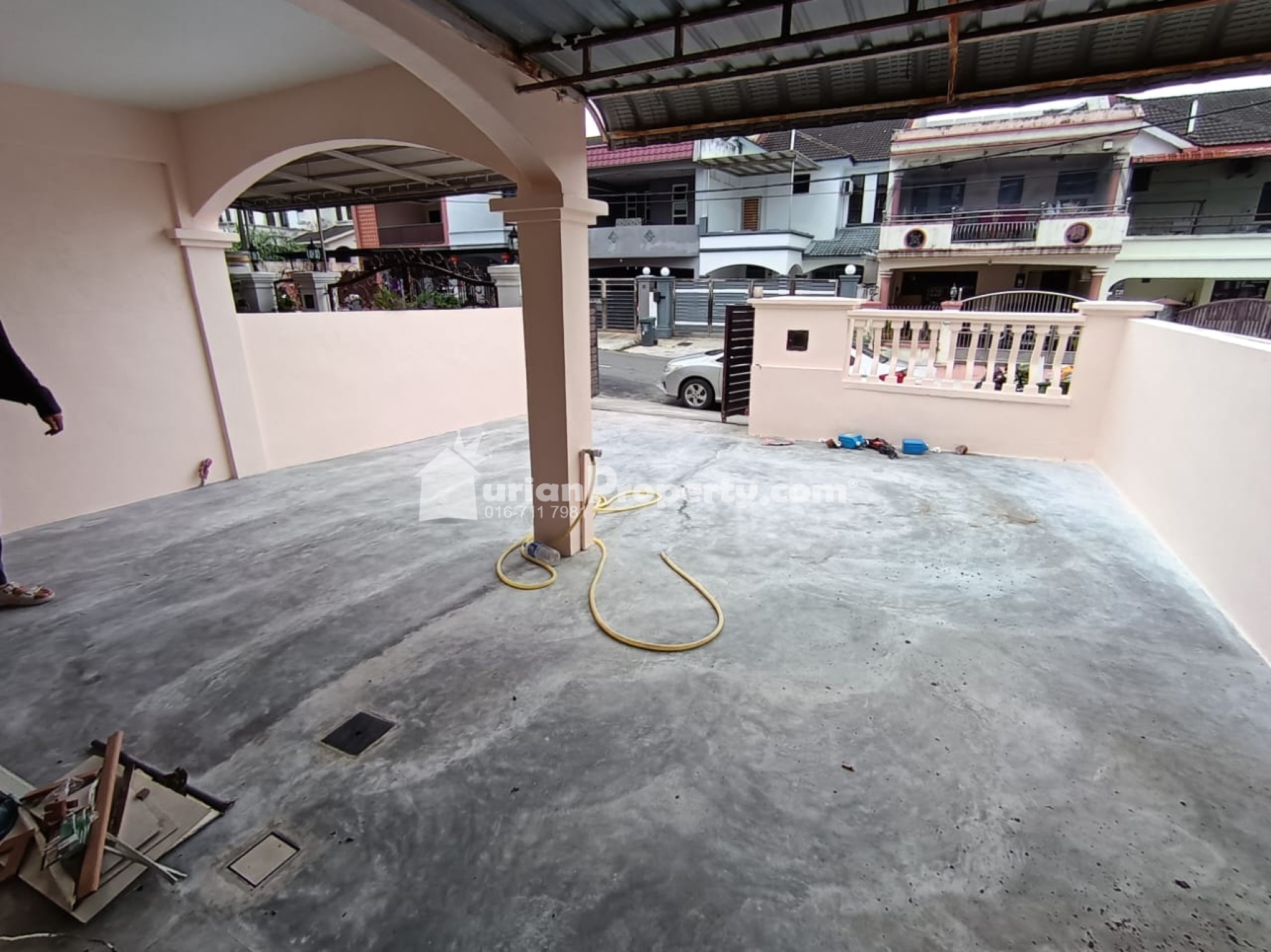 Terrace House For Rent at Taman Desa Cemerlang