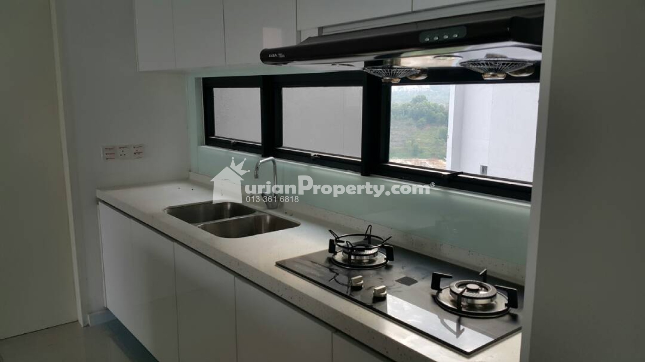 Condo For Sale at Paragon 3