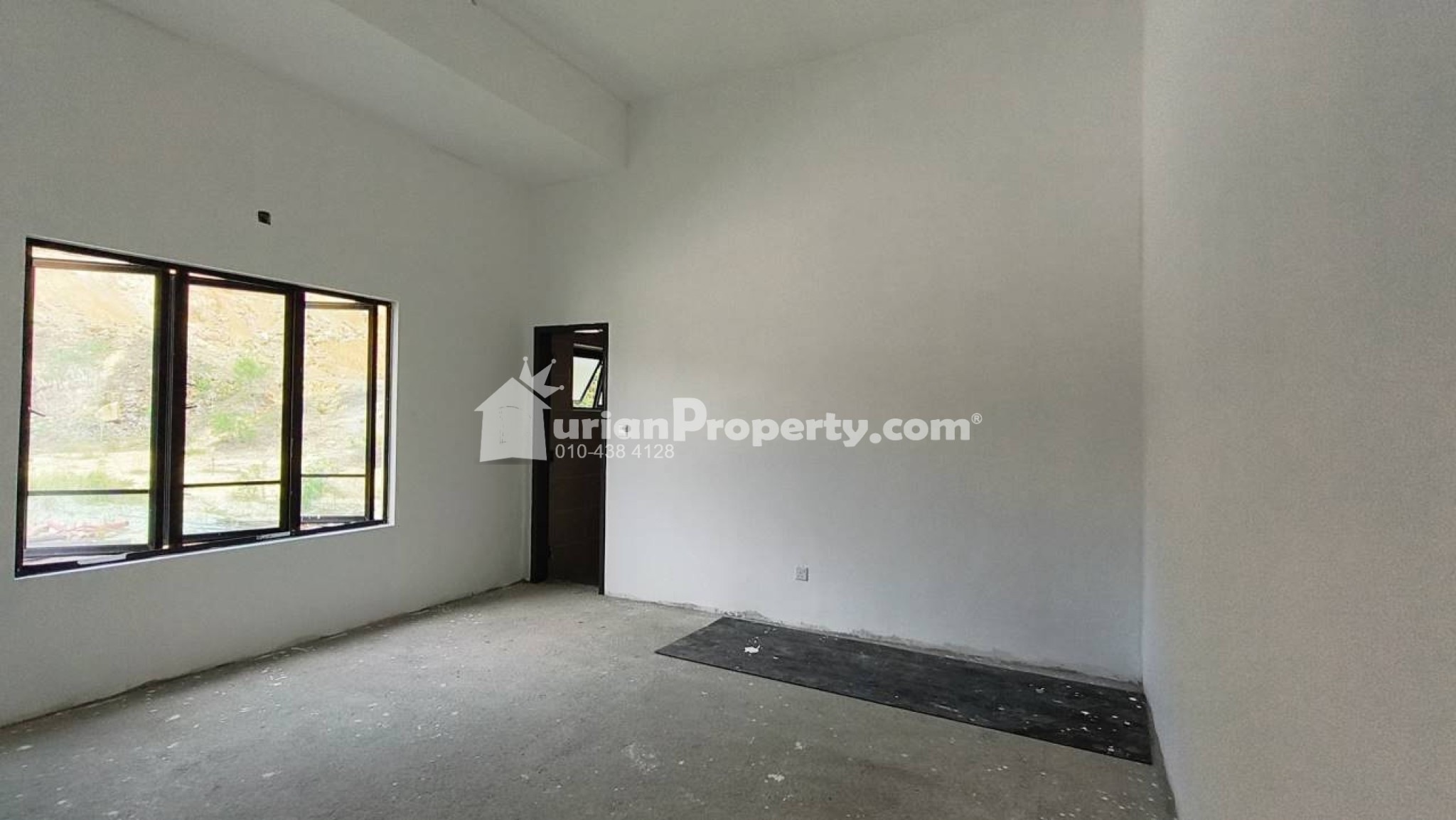 Bungalow House For Sale at Seksyen U10