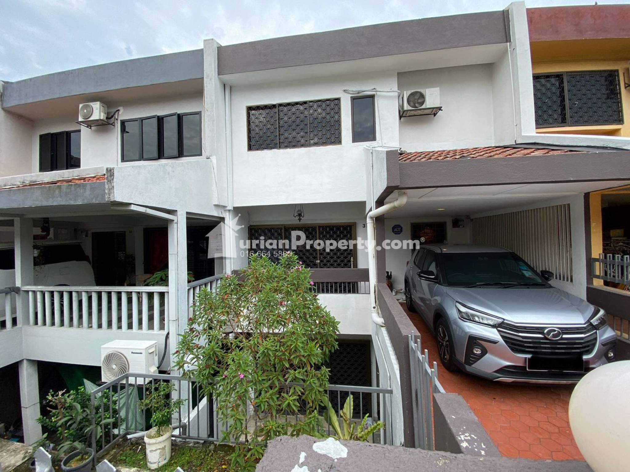 Terrace House For Rent at Salak South