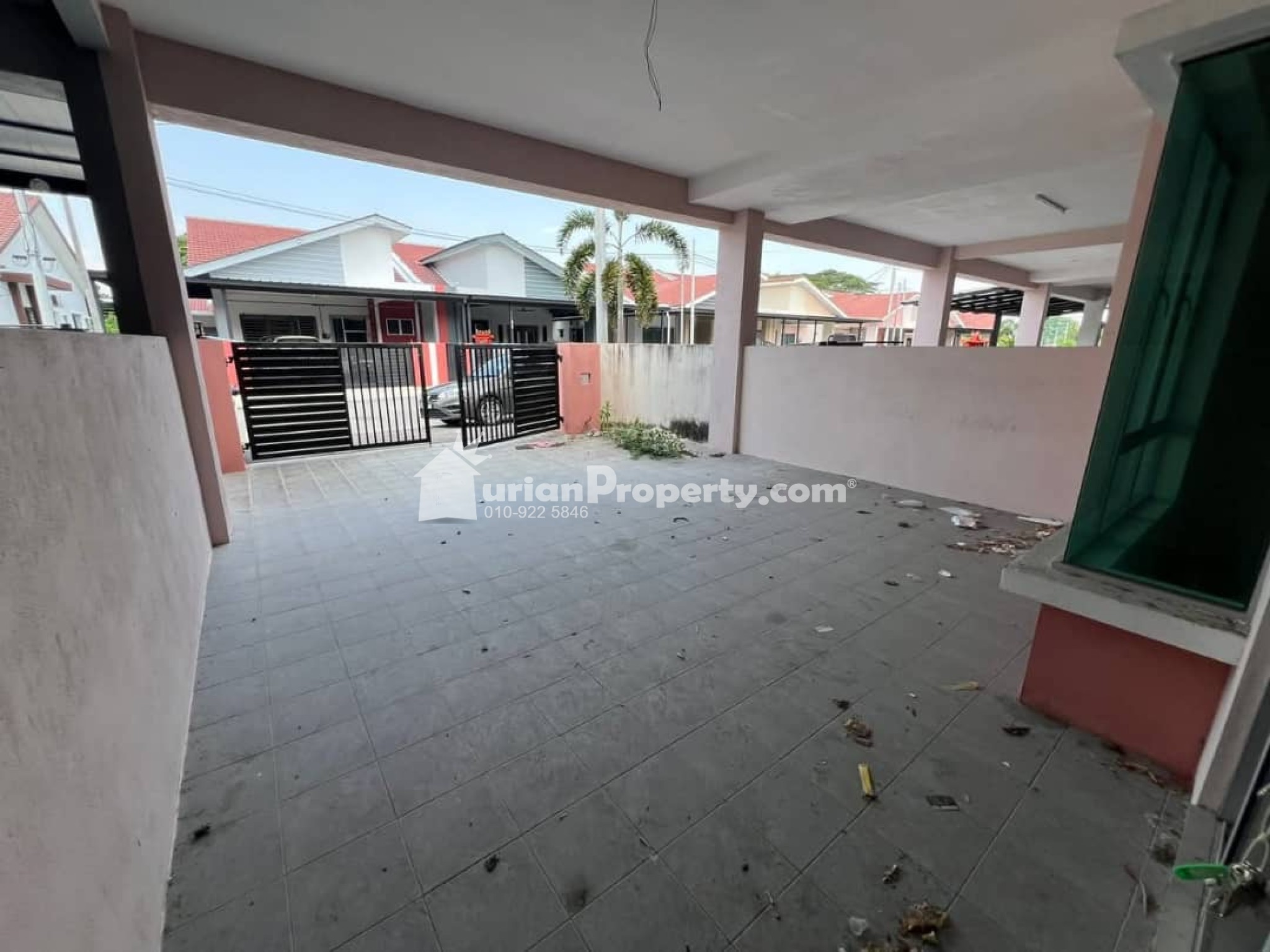 Terrace House For Sale at Taman Pelangi