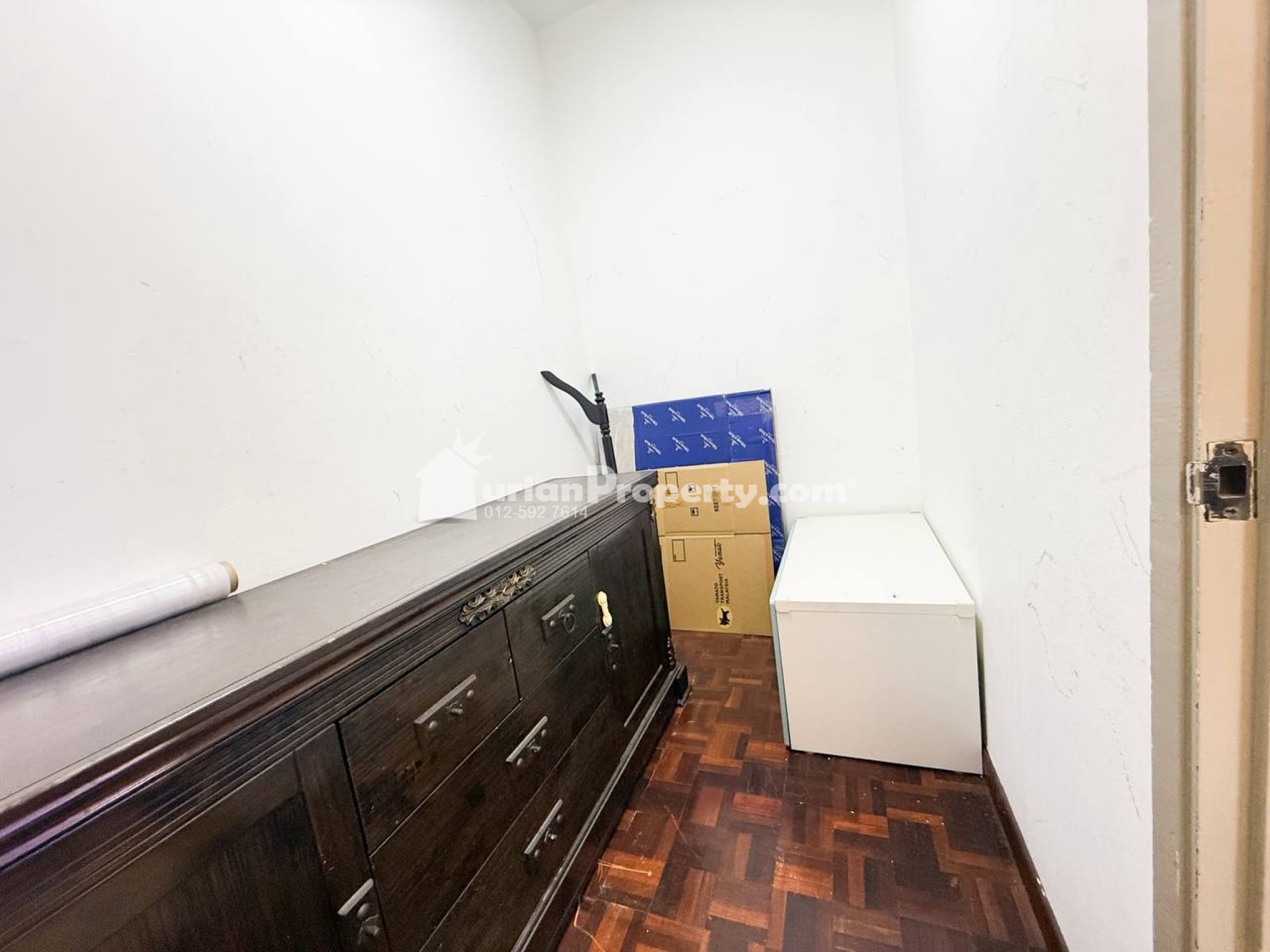 Condo For Sale at Kristal Court