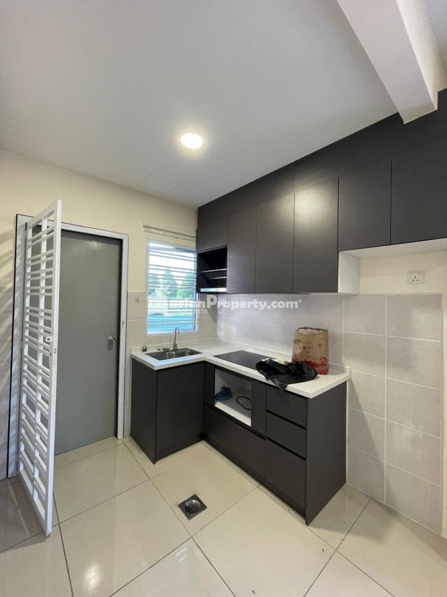 Terrace House For Sale at Irama Perdana @ LBS Alam Perdana
