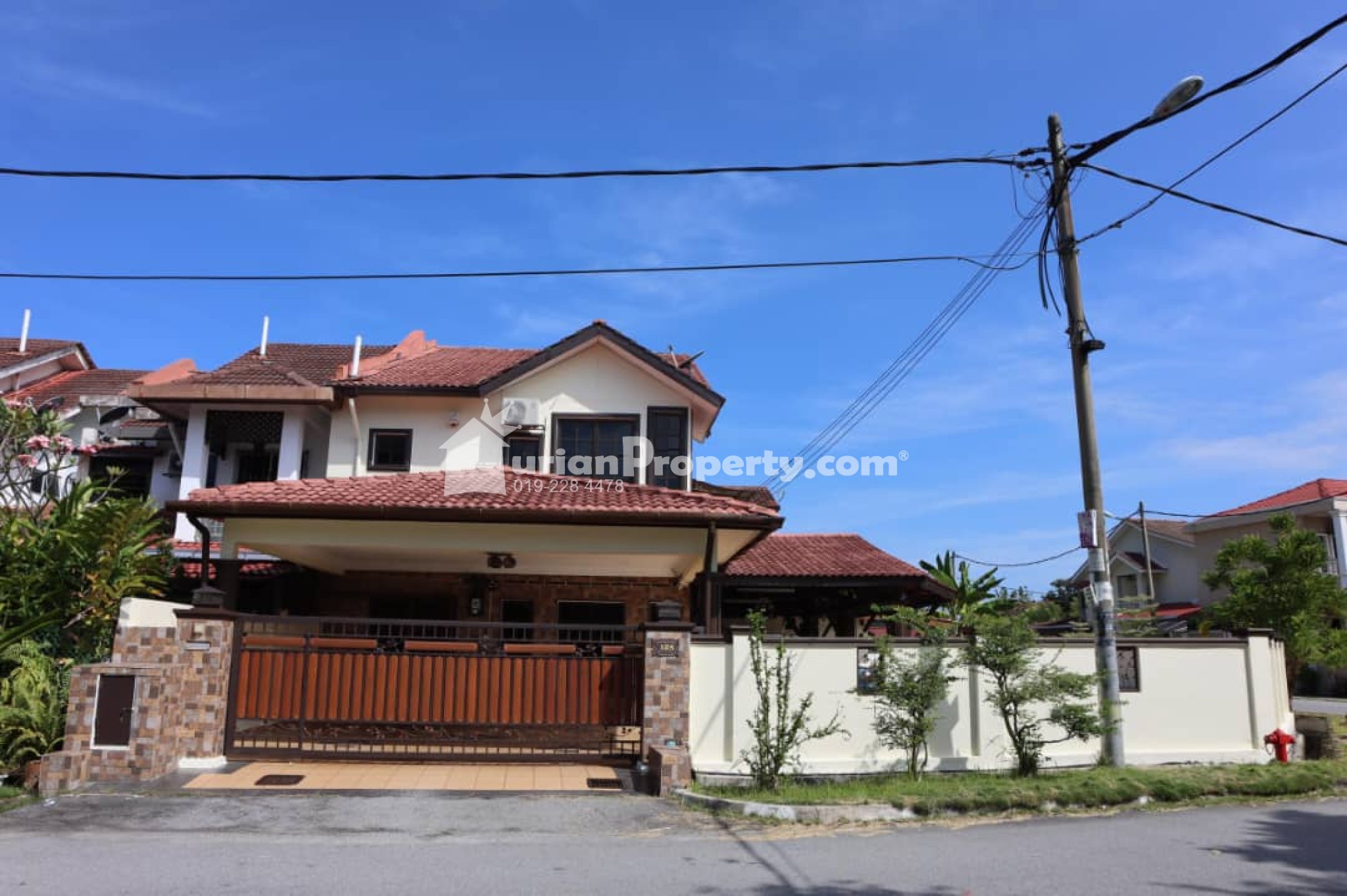 Terrace House For Sale at Section 7