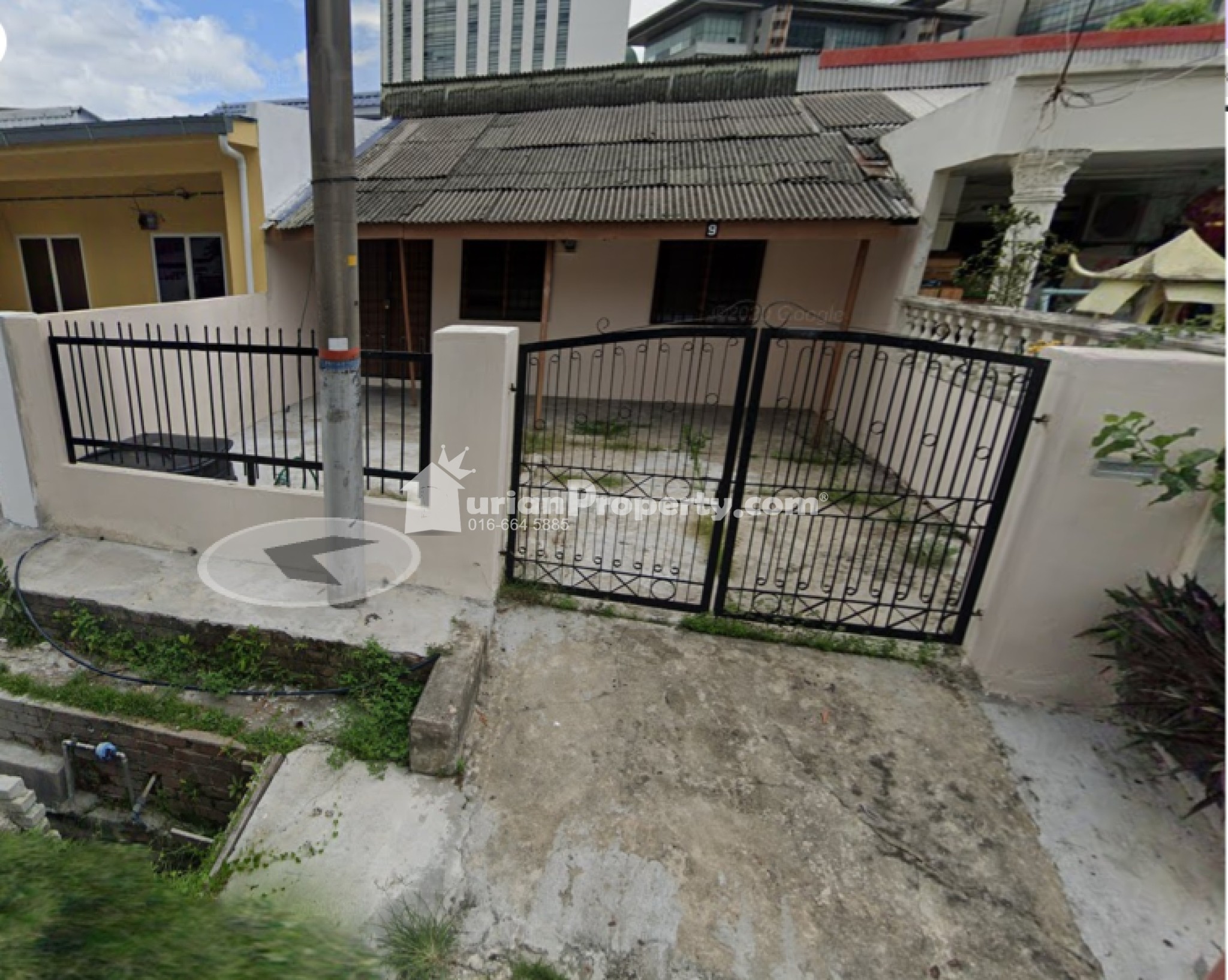 Terrace House For Sale at Section 8