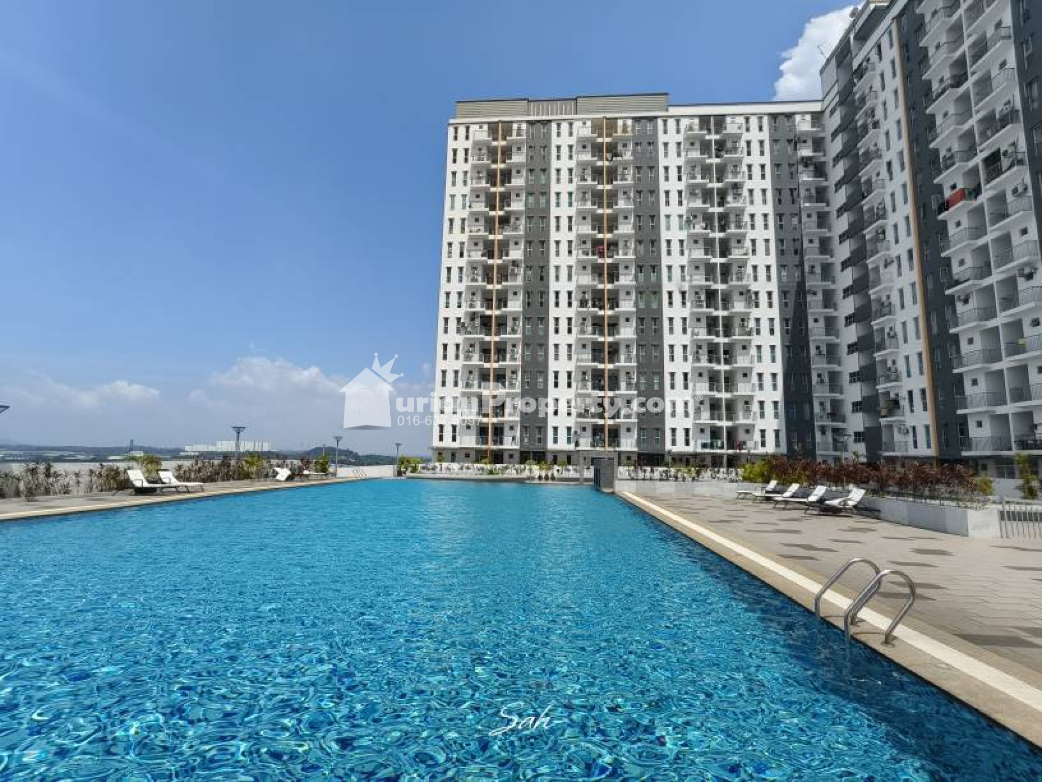 Condo For Sale at Ascotte Boulevard