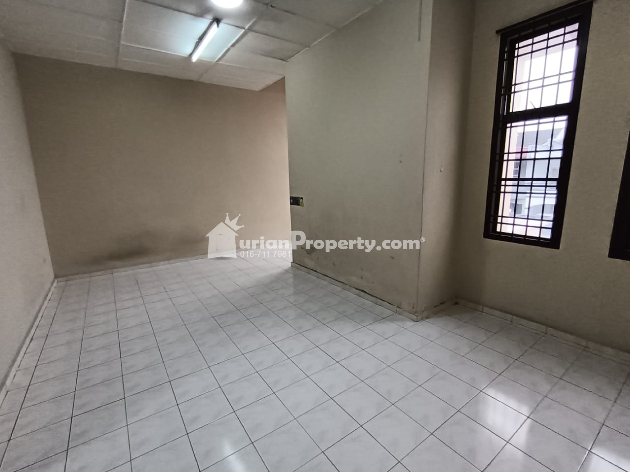 Terrace House For Rent at Taman Desa Cemerlang