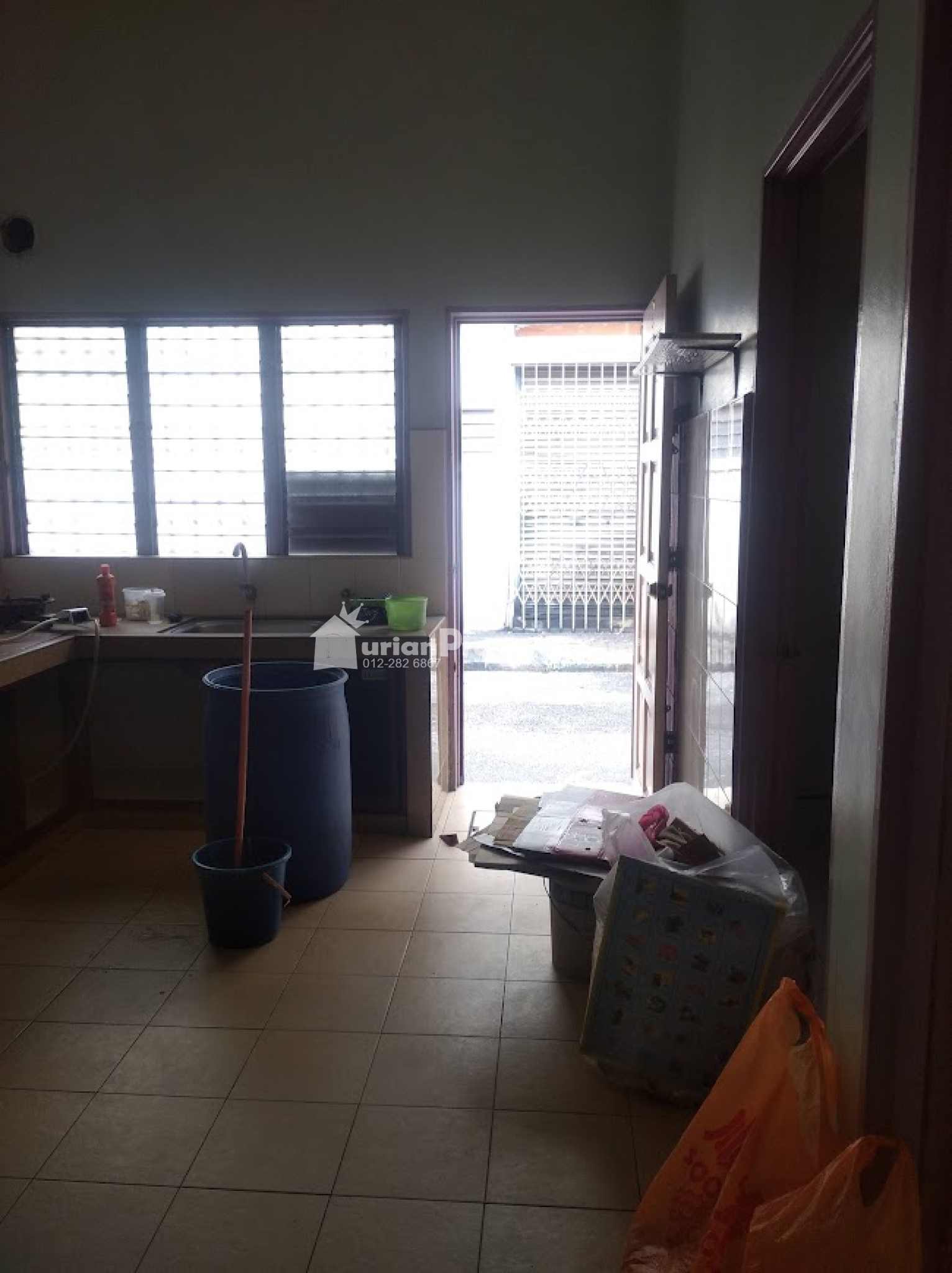 Terrace House For Rent at Kampung Pendamar