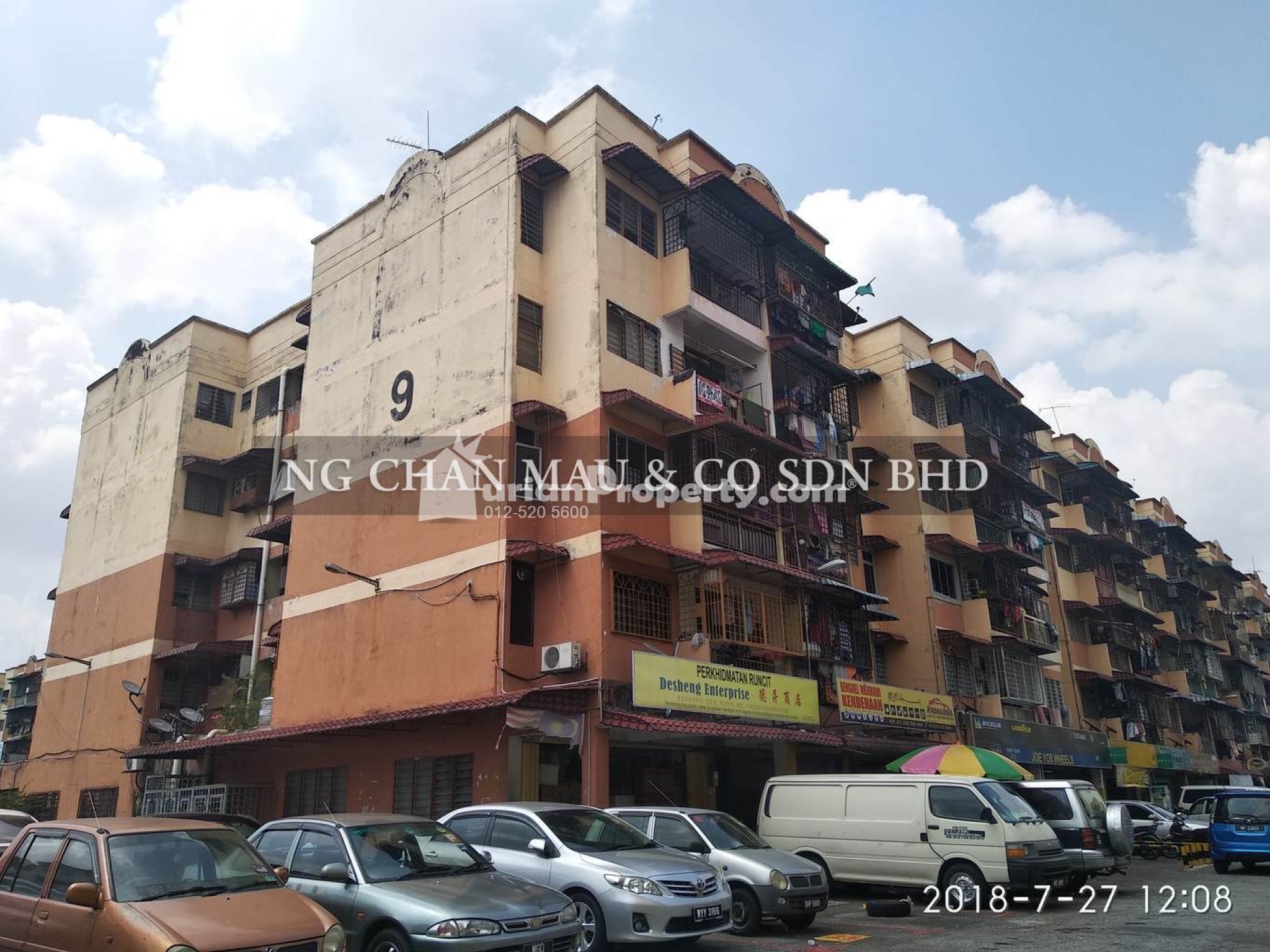 Apartment For Auction at Pandan Court