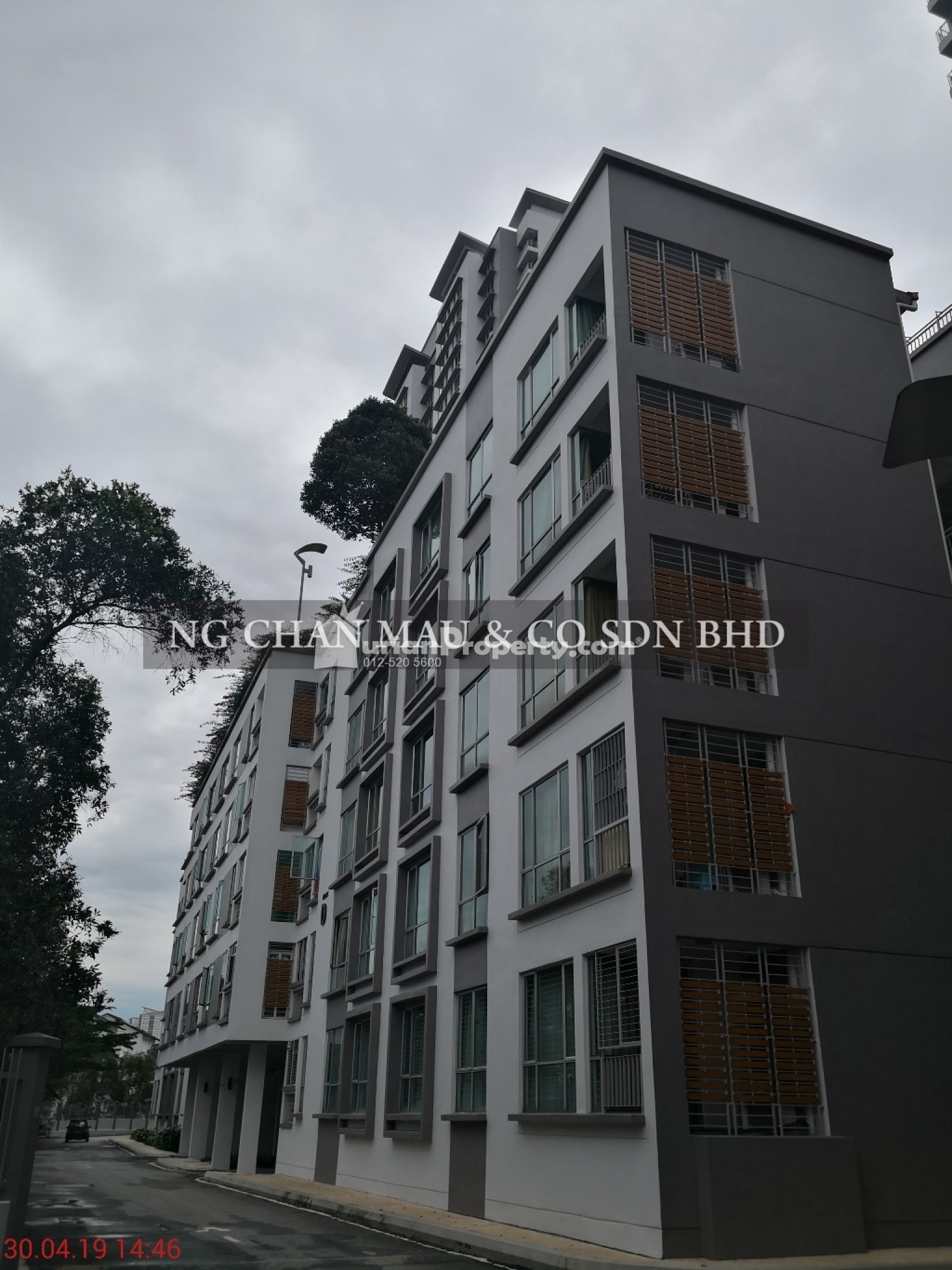 Condo For Auction at Casa Indah 2