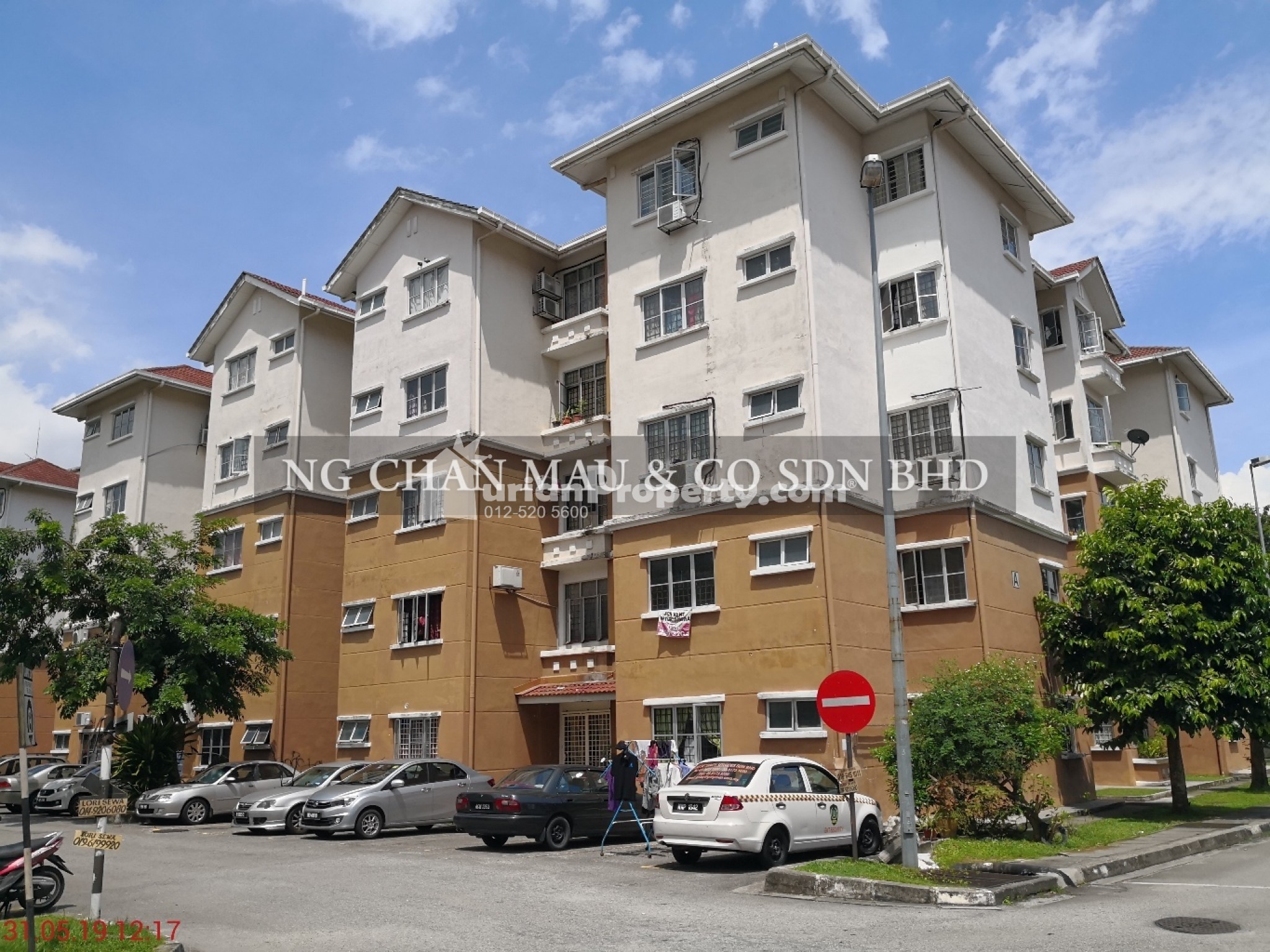 Apartment For Auction at Sri Ara Apartment