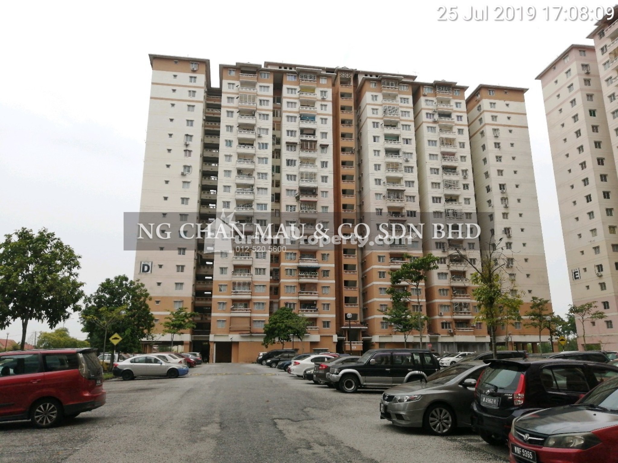 Apartment For Auction at Laguna Biru