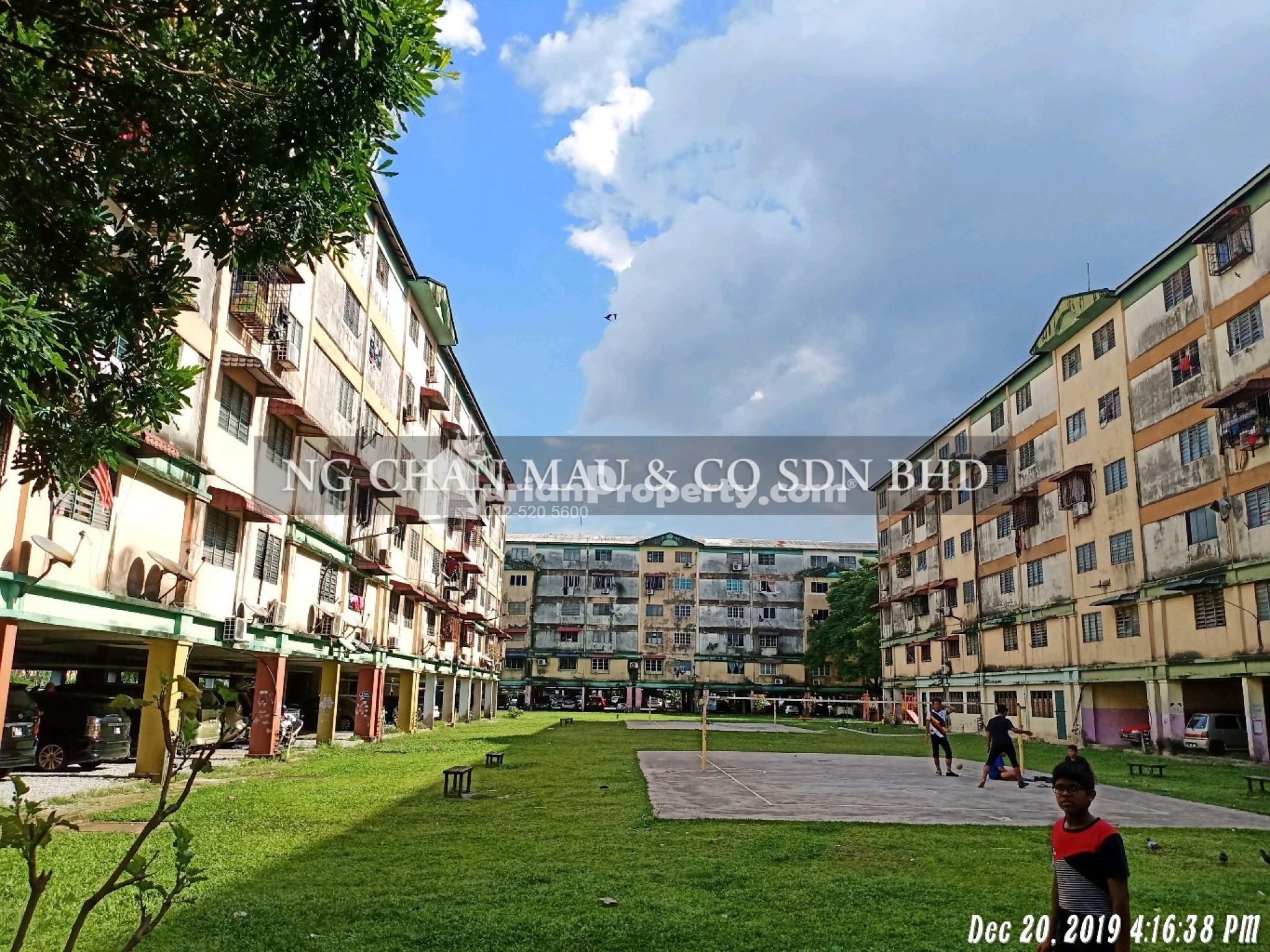 Flat For Auction at Taman Sri Lembayung