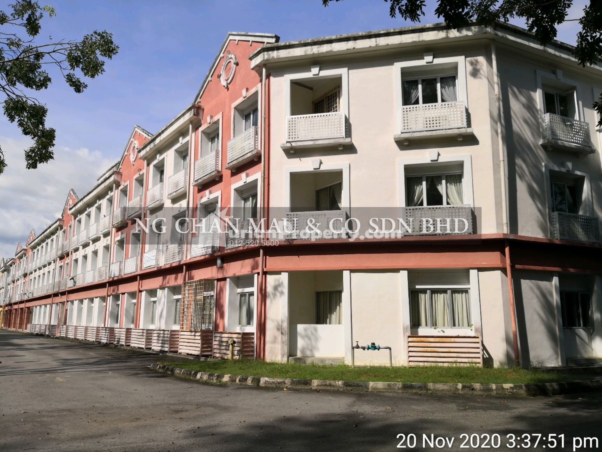 Serviced Residence For Auction at Laketown Apartment (Bukit Merah Resort)