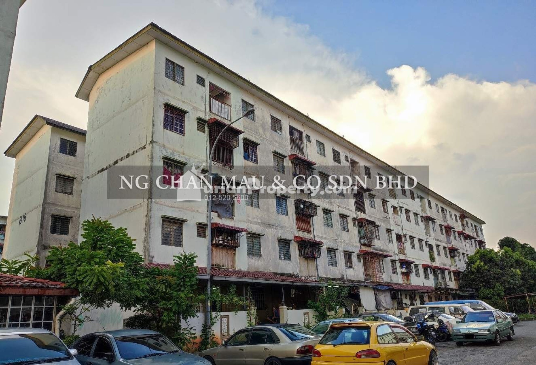 Apartment For Auction at Palma Apartment