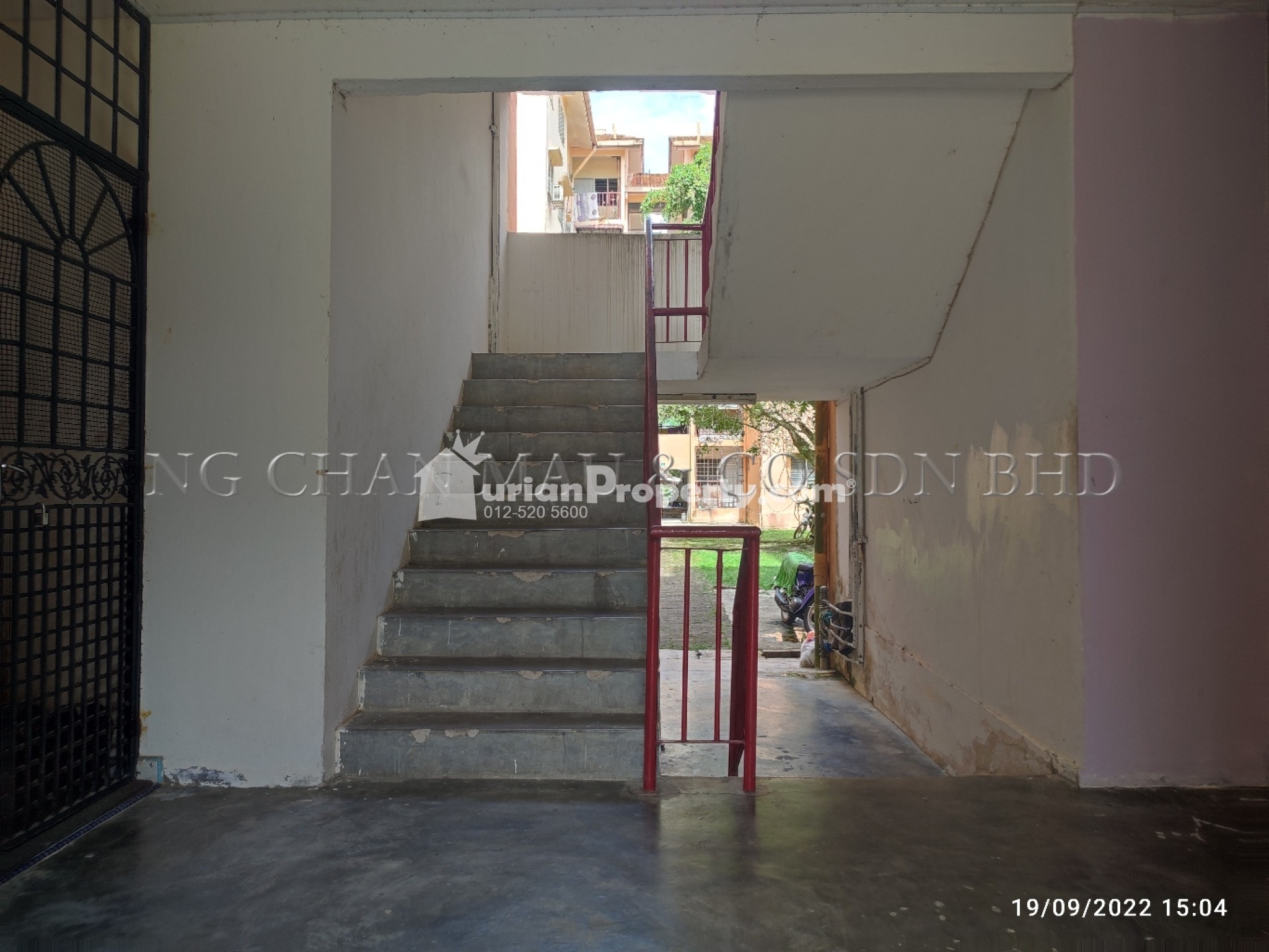 Apartment For Auction at Maplewood Court Apartment