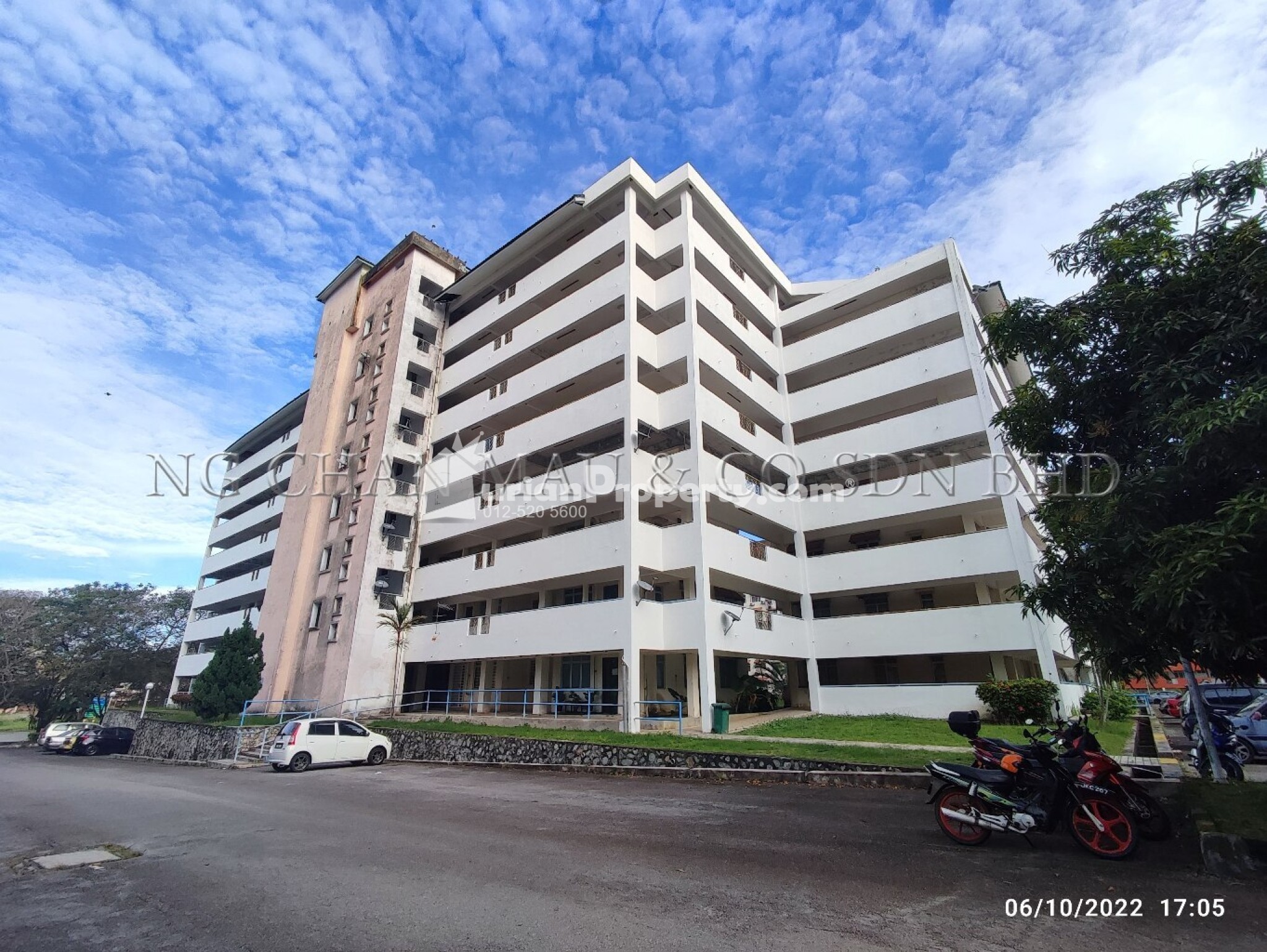 Condo For Auction at Cocobay Resort Condominium