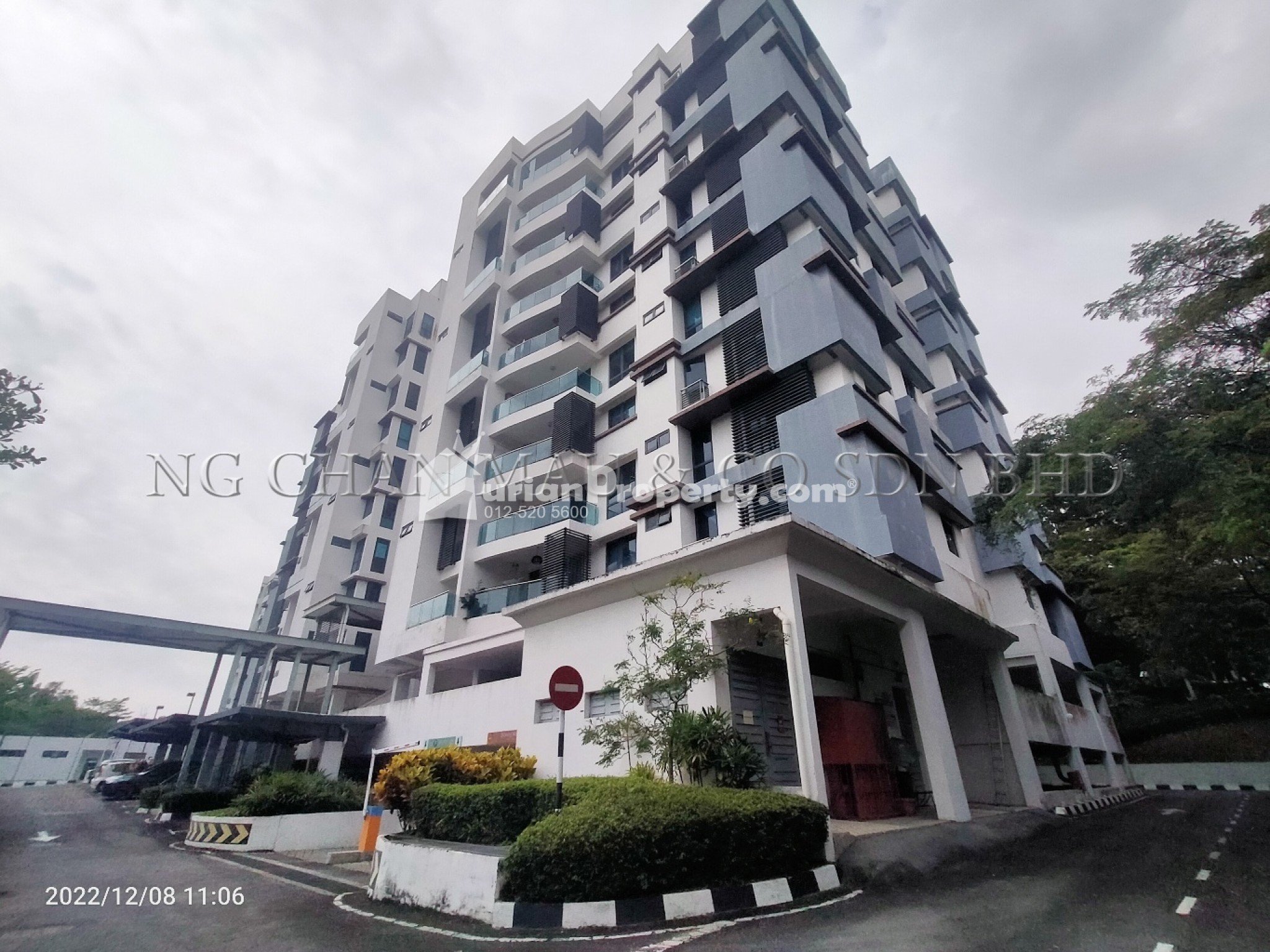 Condo For Auction at Gardenview Residence