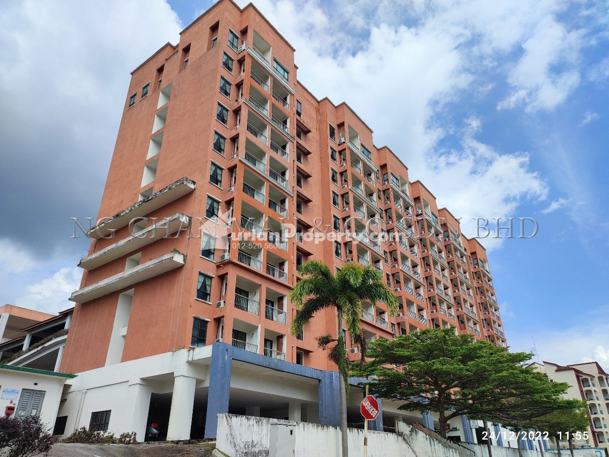 Apartment For Auction at Arabian Bay Resort