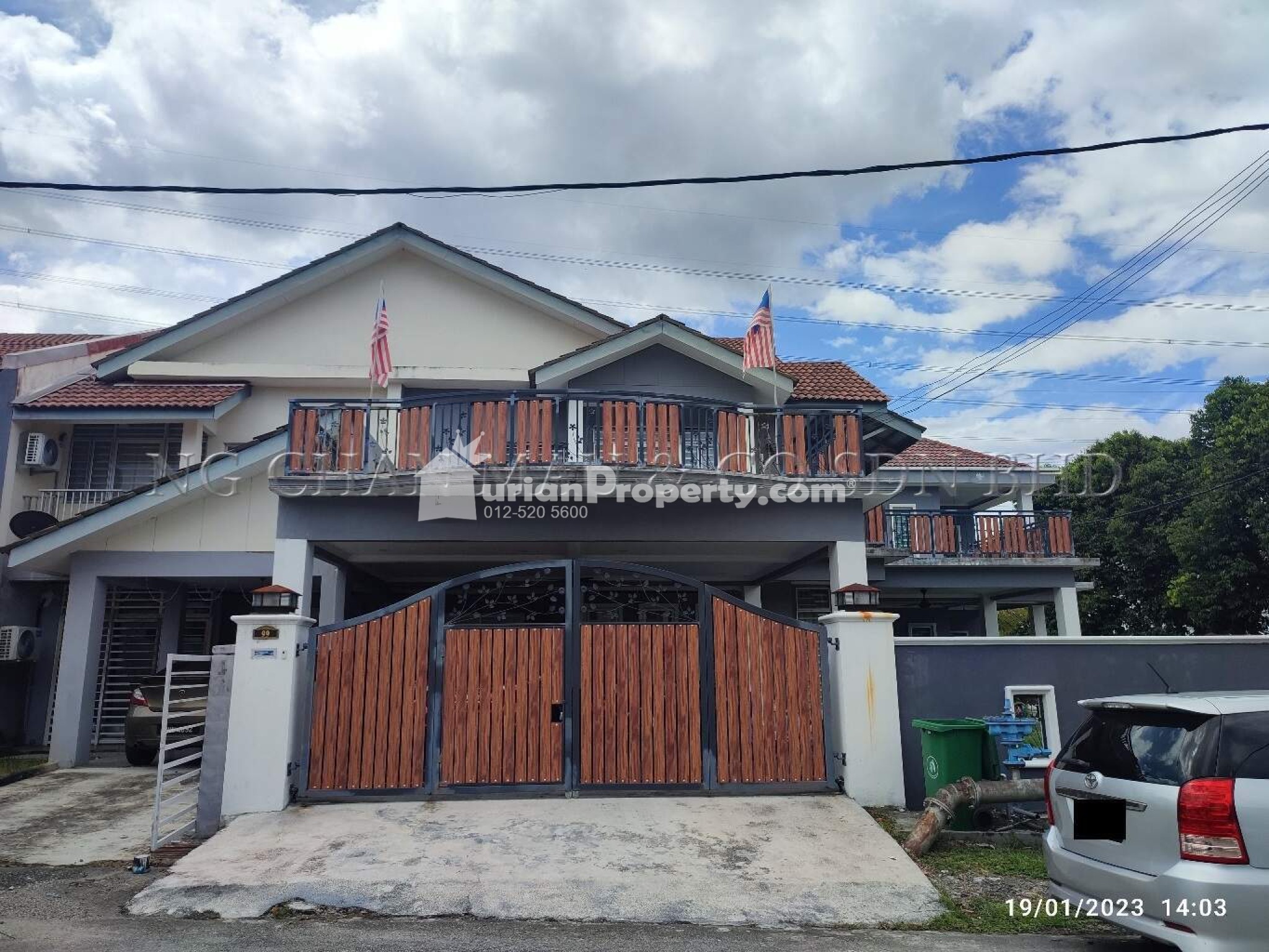 Terrace House For Auction at Taman Salak Perdana