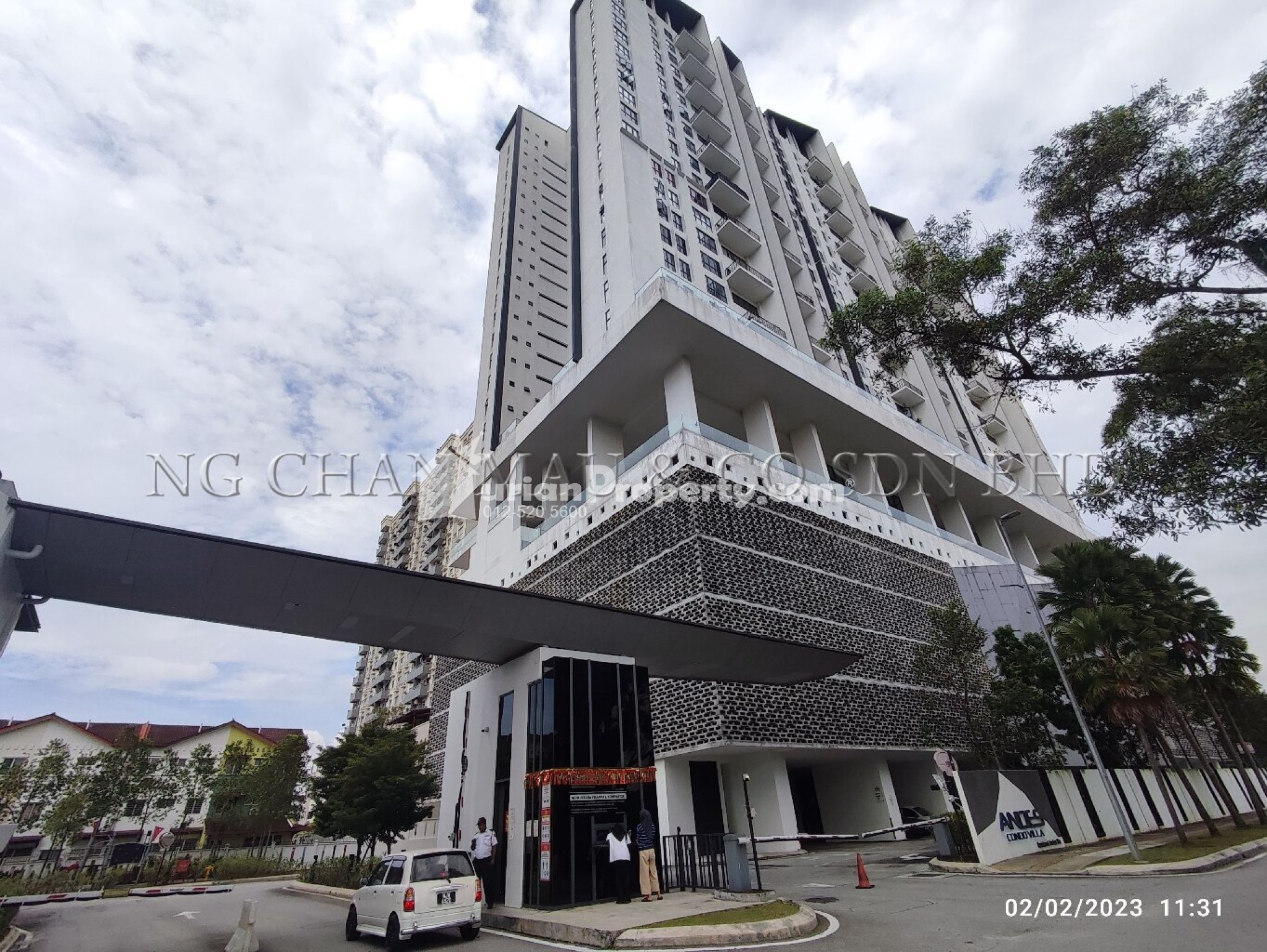 Condo For Auction at The Andes