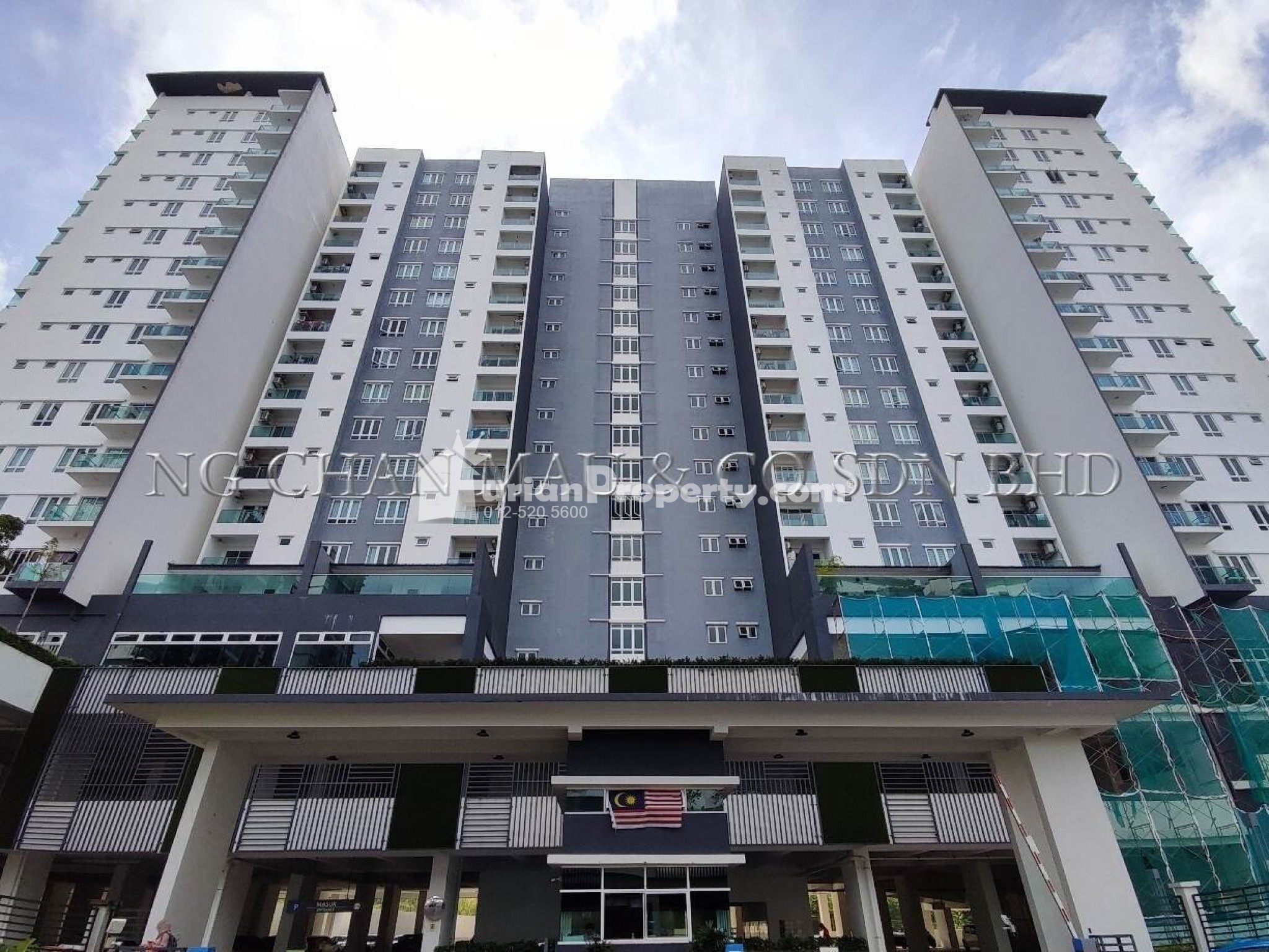 Condo For Auction at Iris Residence