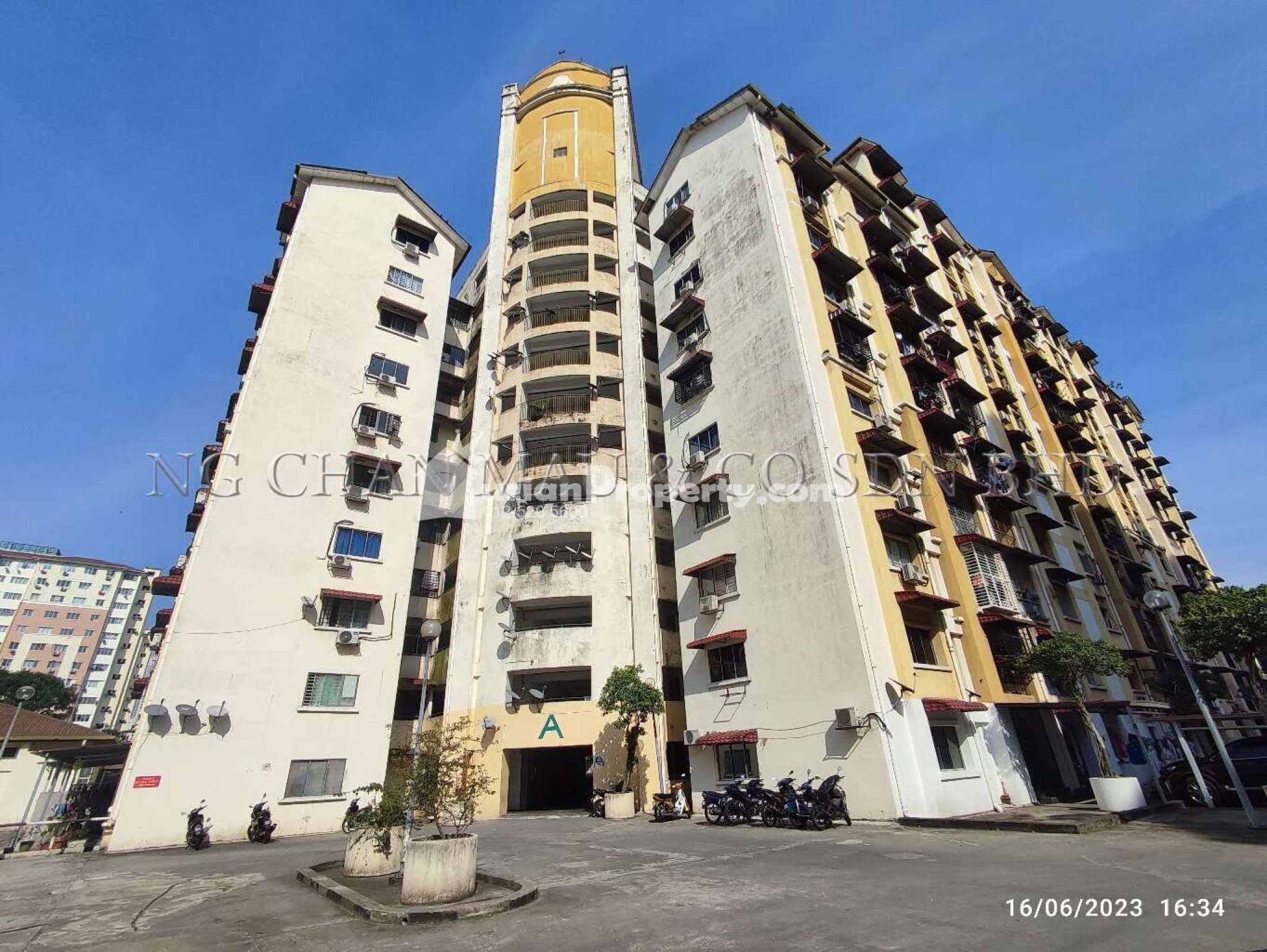 Apartment For Auction at Vista Lavender