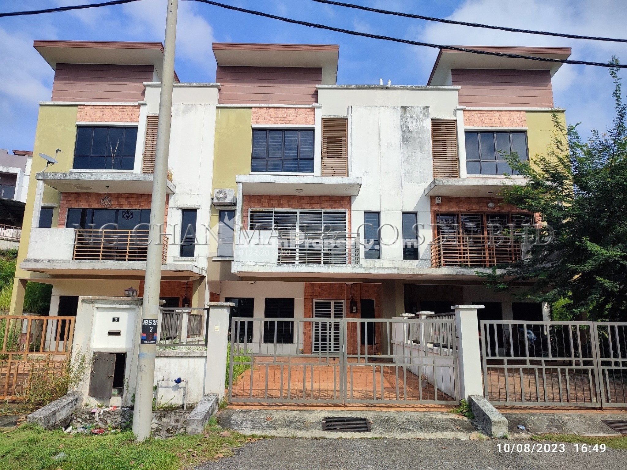 Terrace House For Auction at Bukit Saujana