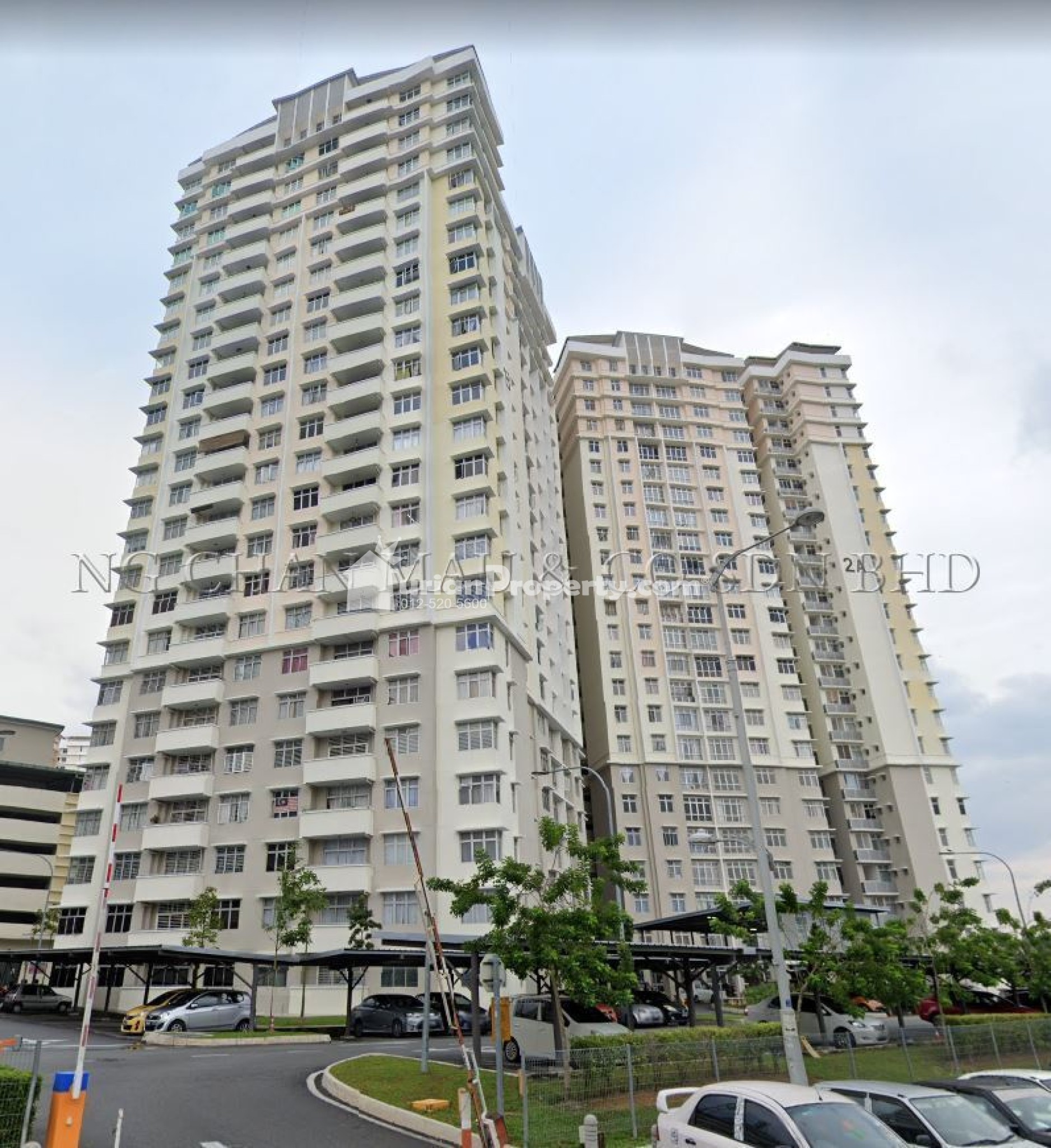 Apartment For Auction at Apartment Larai