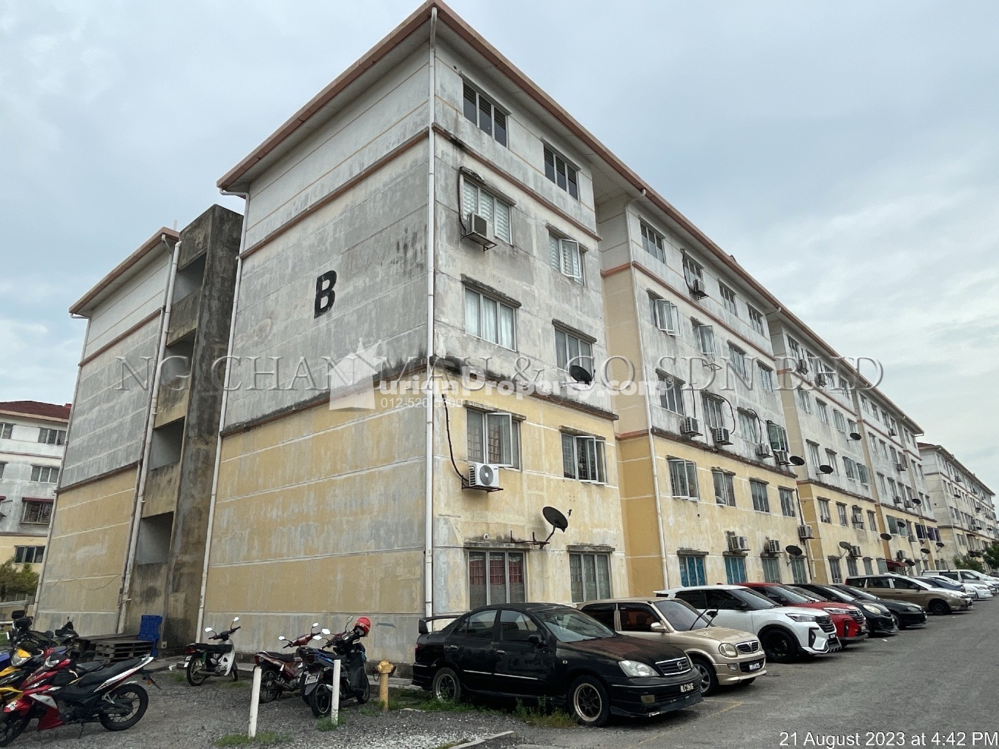 Apartment For Auction at Pangsapuri Seri Saujana