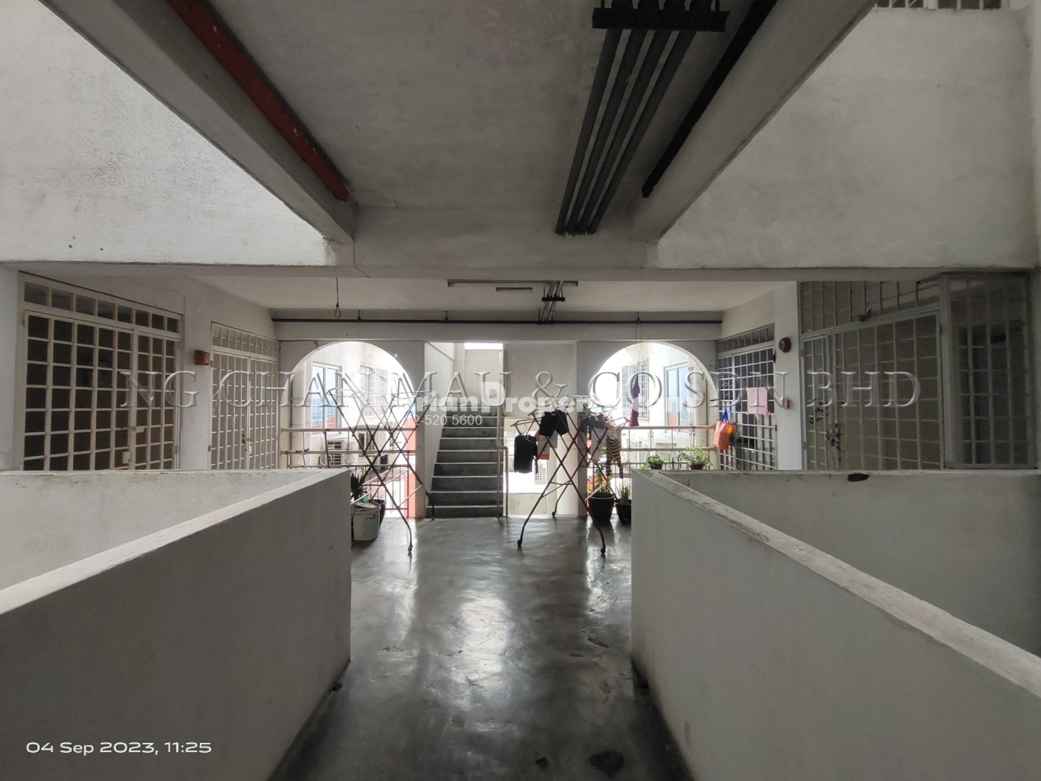Apartment For Auction at Vista Prima