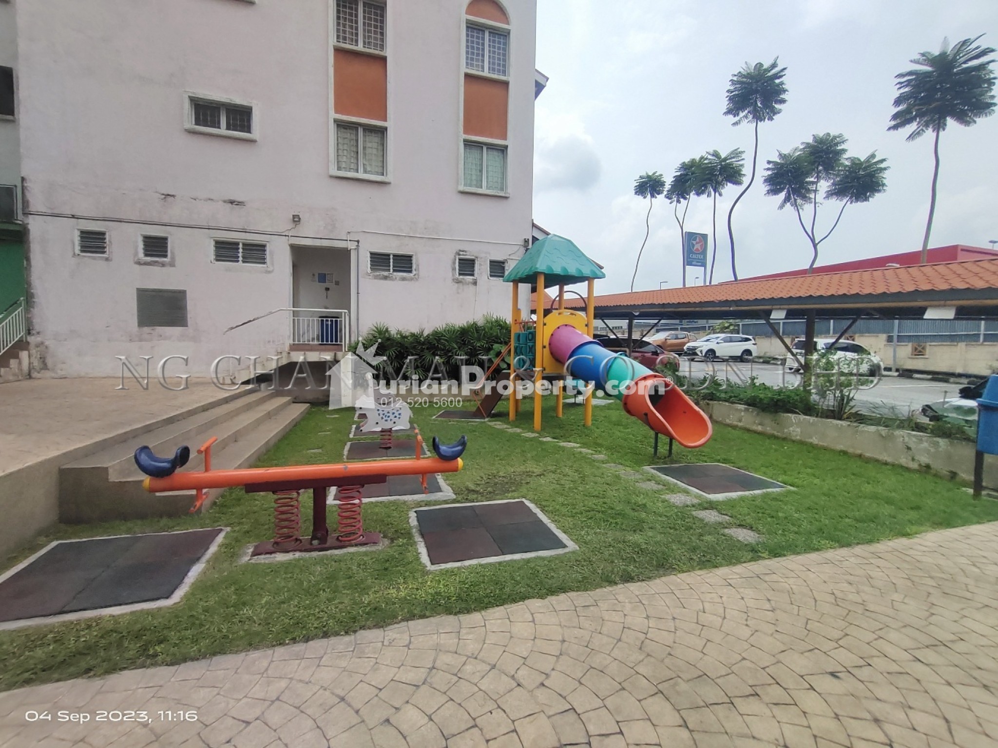 Apartment For Auction at Vista Prima