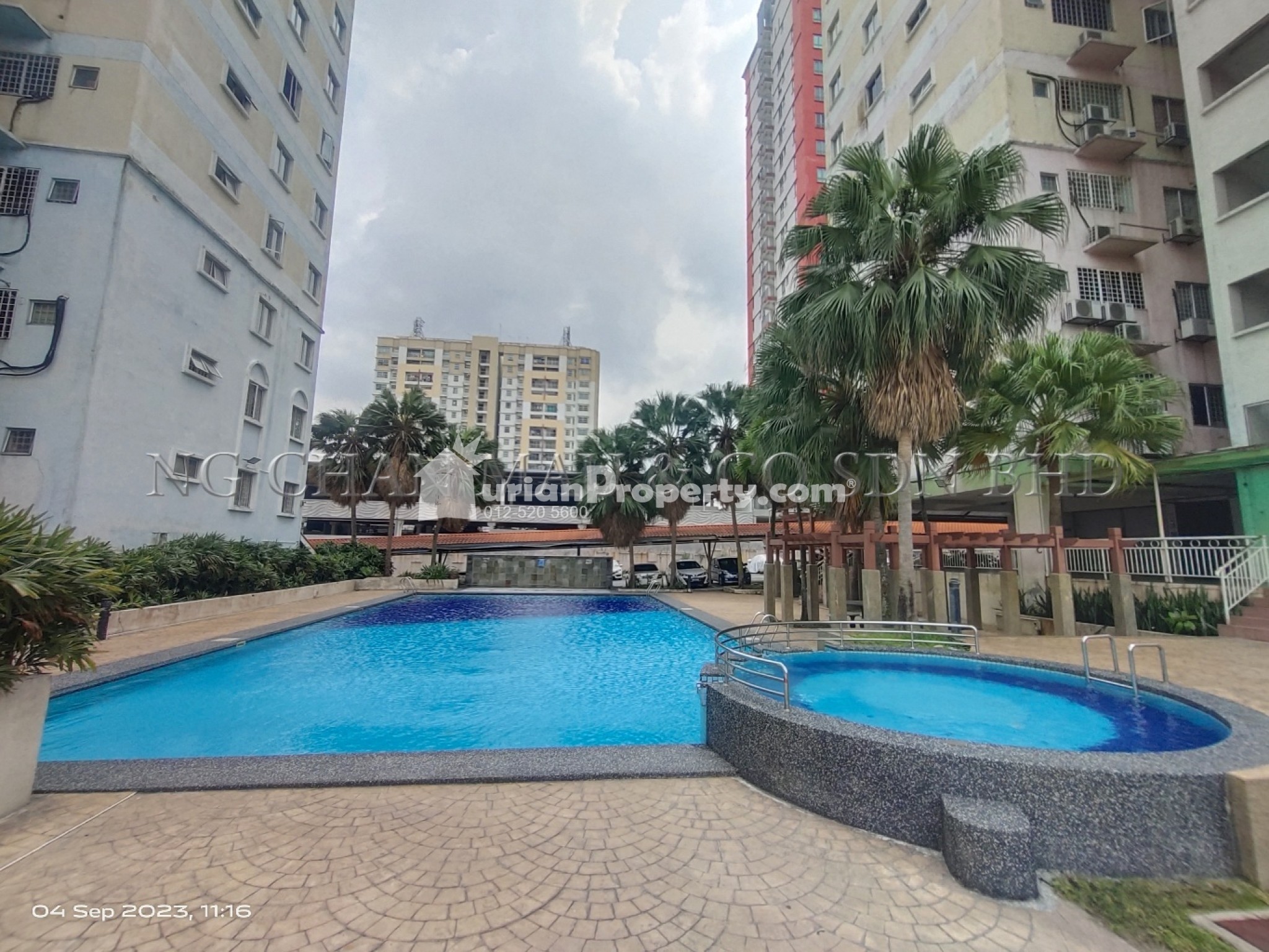 Apartment For Auction at Vista Prima