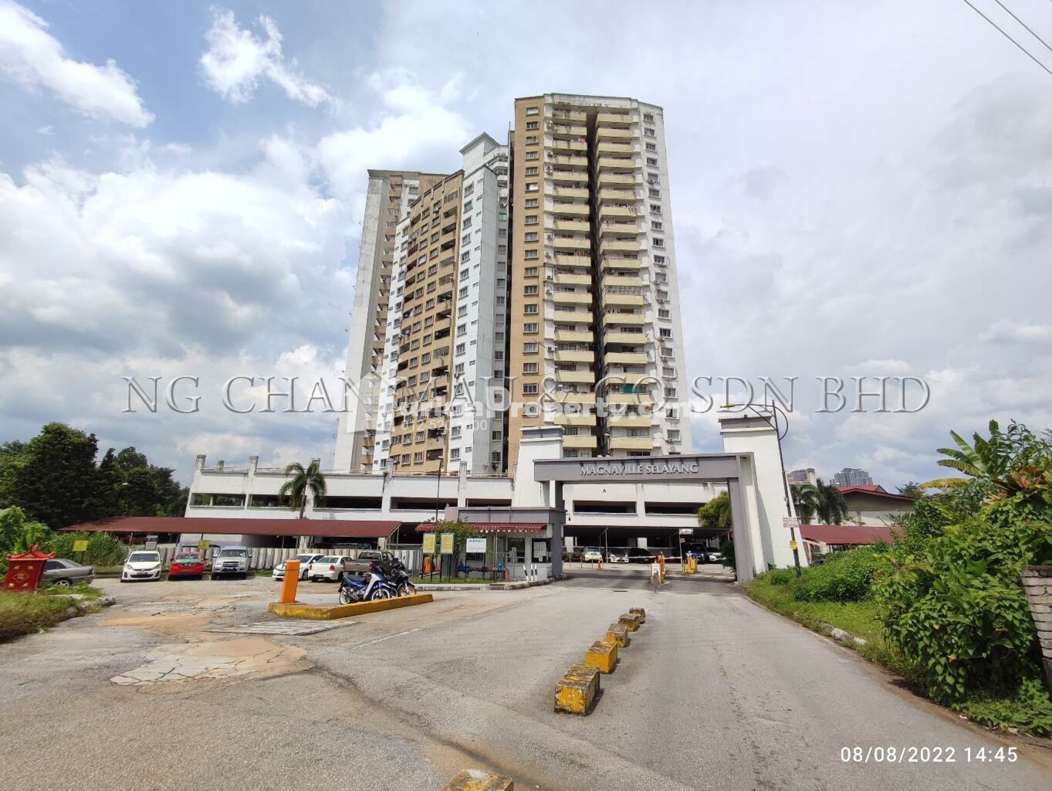 Condo For Auction at Magna Ville