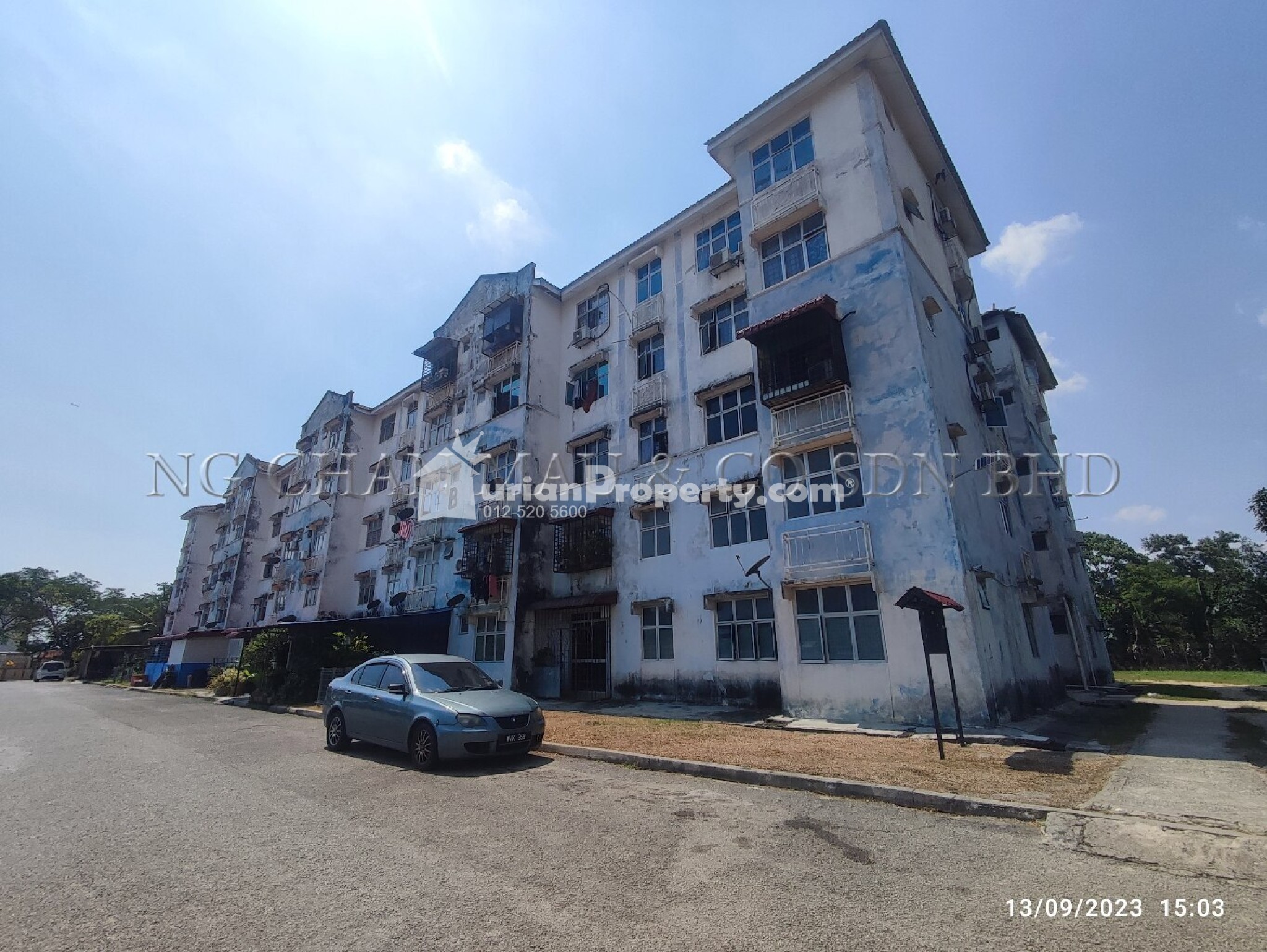 Apartment For Auction at Apartment Anggerik